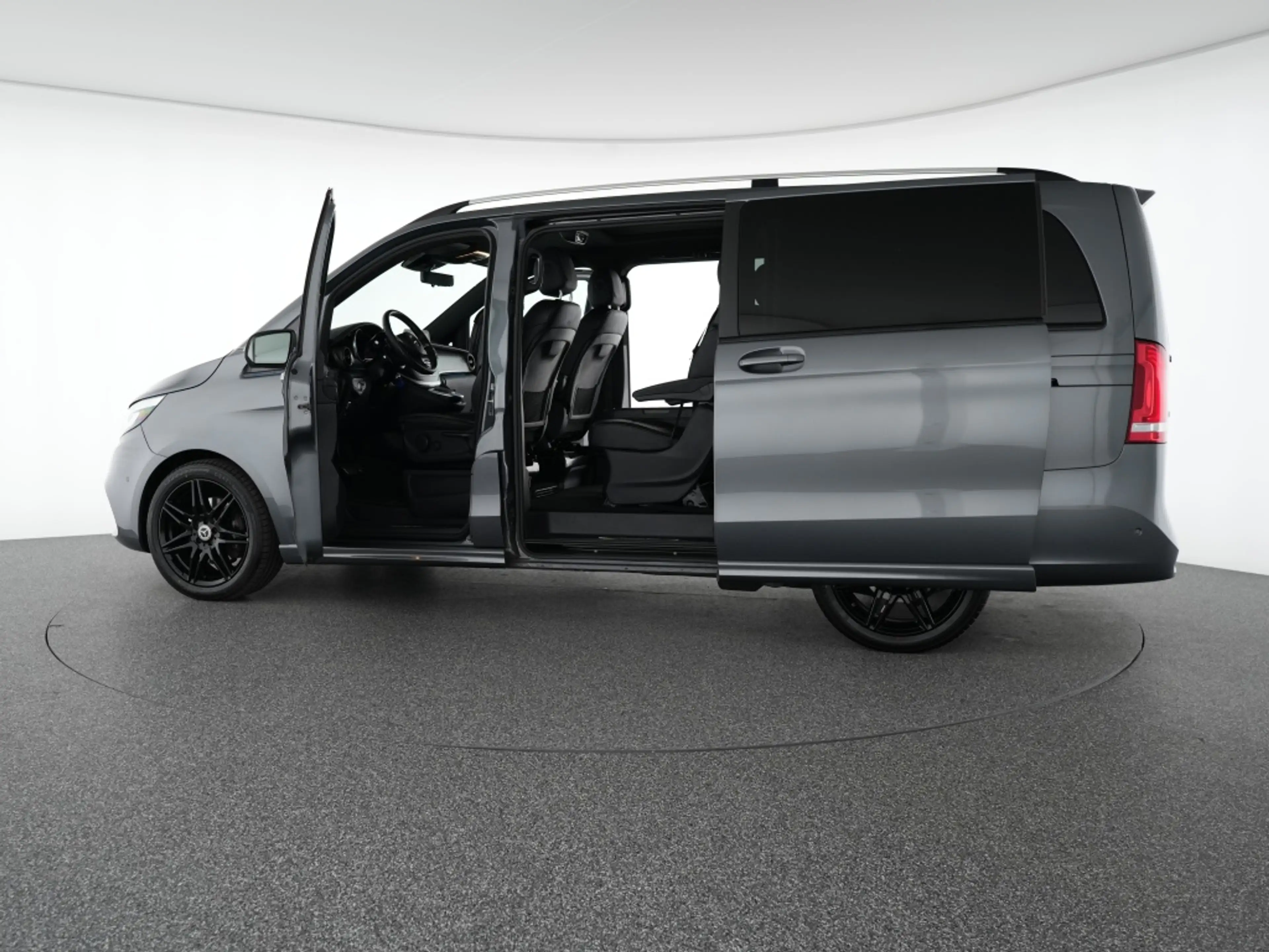 Mercedes-Benz V 250 d Avantgarde Edition lang AMG Night Pano — photo 14