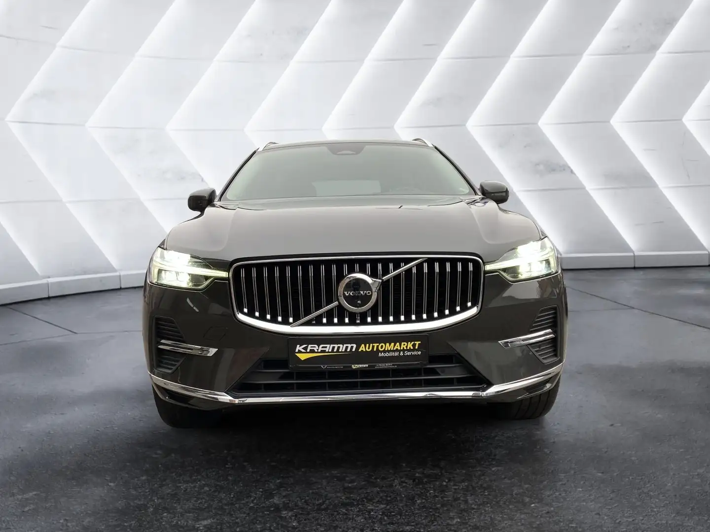 Volvo XC60 Inscription 2WD Kamera+Navi Grey - 2