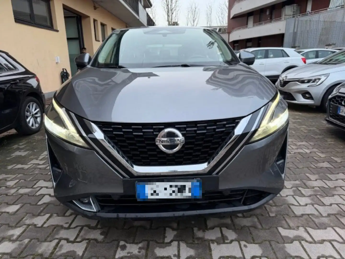 Nissan Qashqai MHEV 158 CV Xtronic Business Grau - 2