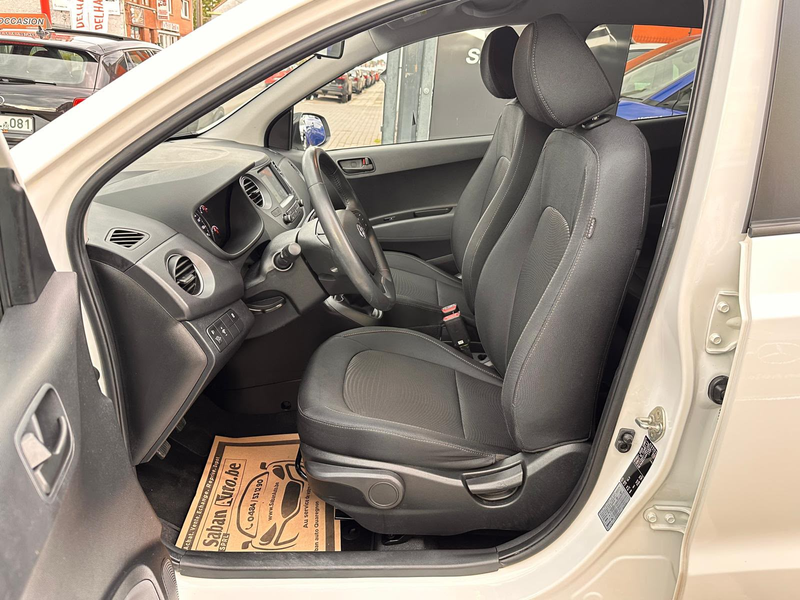 Hyundai i10 i10 1.0i Twist ° NAVI ° CARPLAY ° JANTES ° CLIM ° GARANTI 12 MOIS !! — photo 7