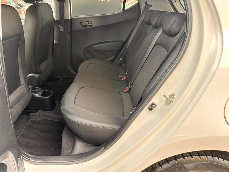 Hyundai i10 i10 1.0i Twist ° NAVI ° CARPLAY ° JANTES ° CLIM ° GARANTI 12 MOIS !! — photo 8