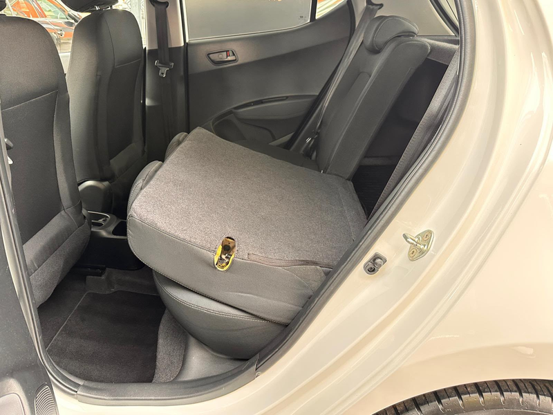 Hyundai i10 i10 1.0i Twist ° NAVI ° CARPLAY ° JANTES ° CLIM ° GARANTI 12 MOIS !! — photo 9