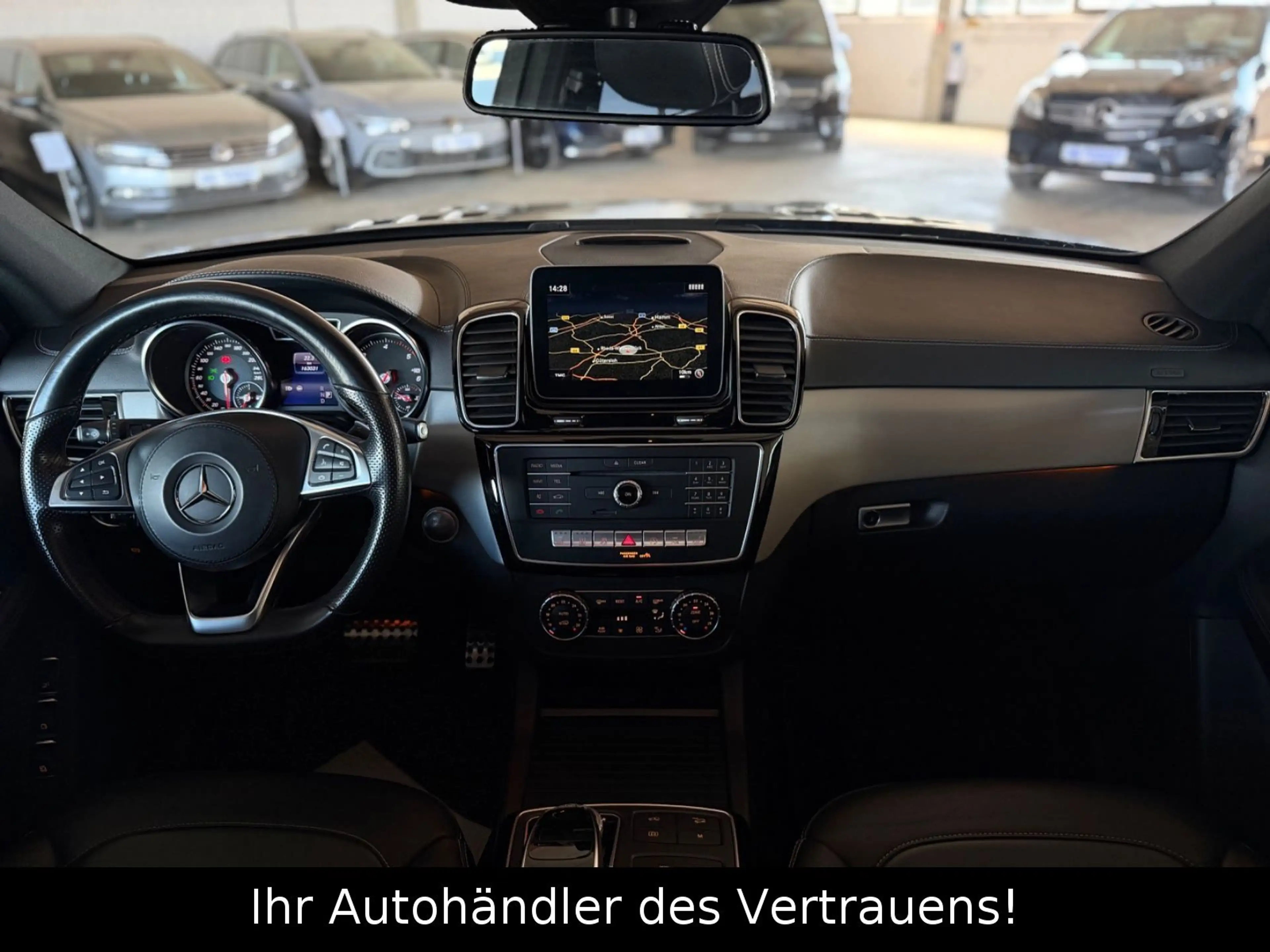 Mercedes-Benz GLS 350 d 4Matic AMG-Line*Pano*H&K*AHK*NAVI*LED — photo 10