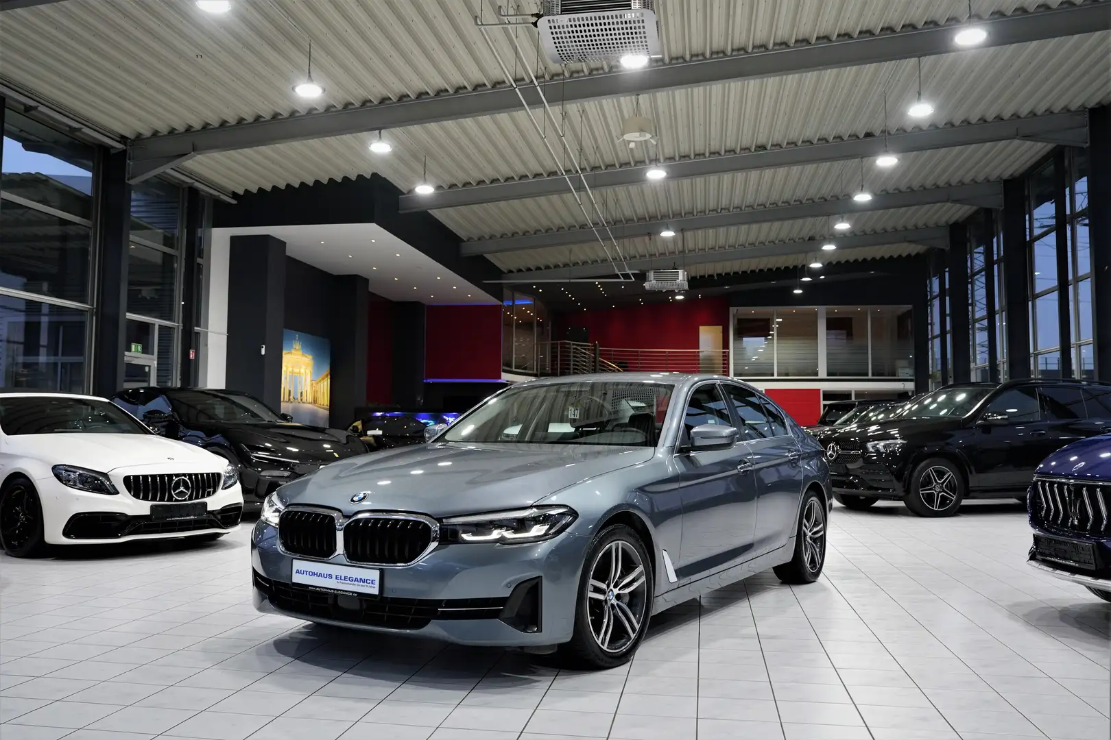 BMW 540 d xDrive*FOND-ENTERTAINMENT*LED*BUSINESS* Gris - 1