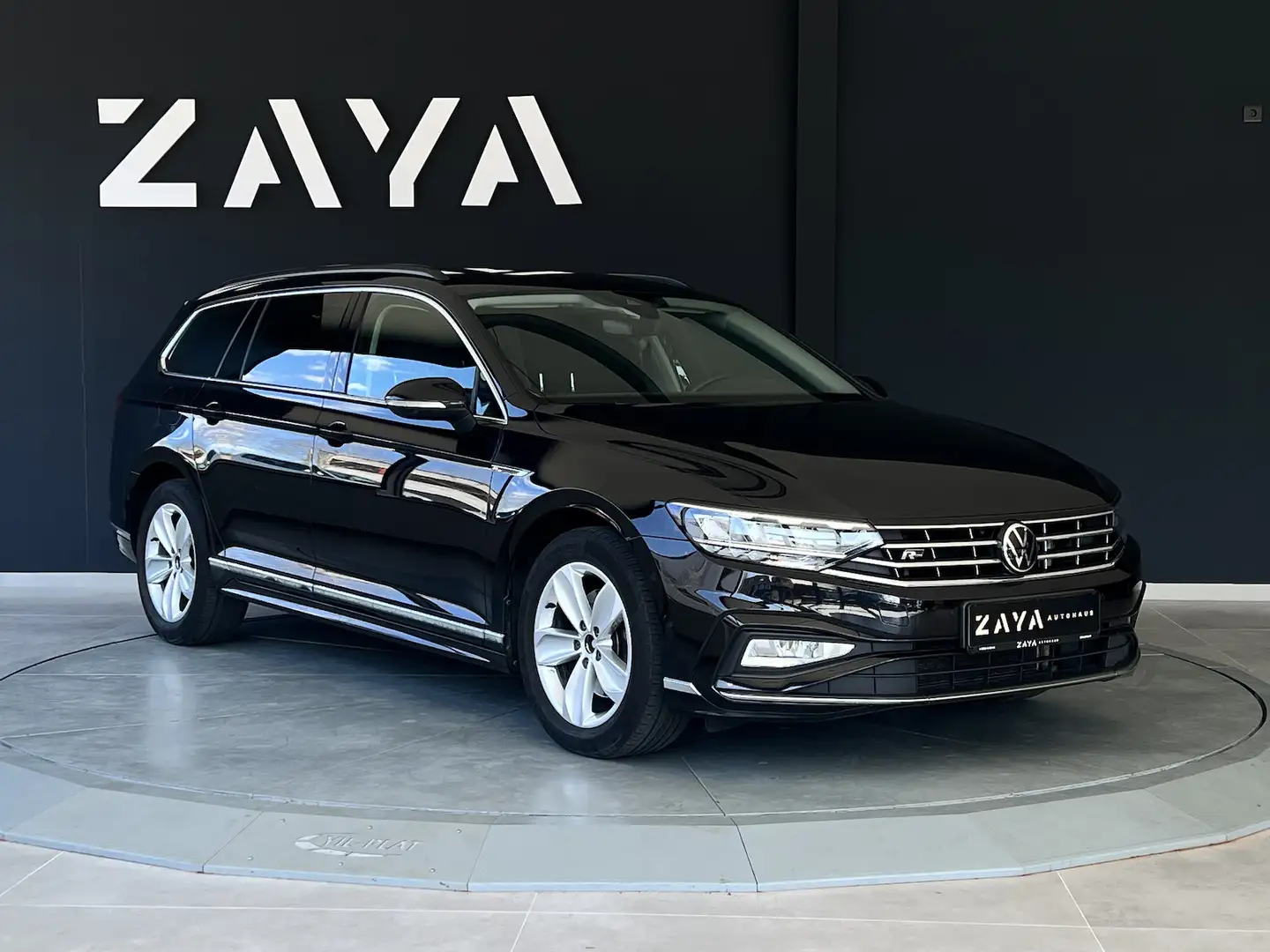 Volkswagen Passat 2.0 TDI R-Line*4MOTION*IQ-DRIVE*VIRTUAL* Schwarz - 1