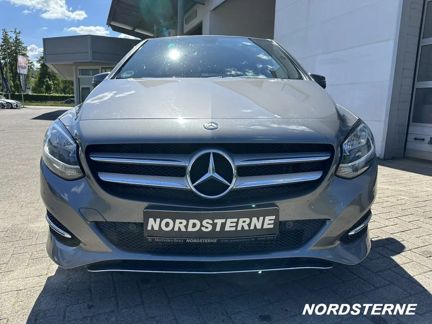 Mercedes-Benz B 180 B 180 CDI Style AUTOMATIK+NAVI+TEMPOMAT+SHZ+AHK Gris - 2