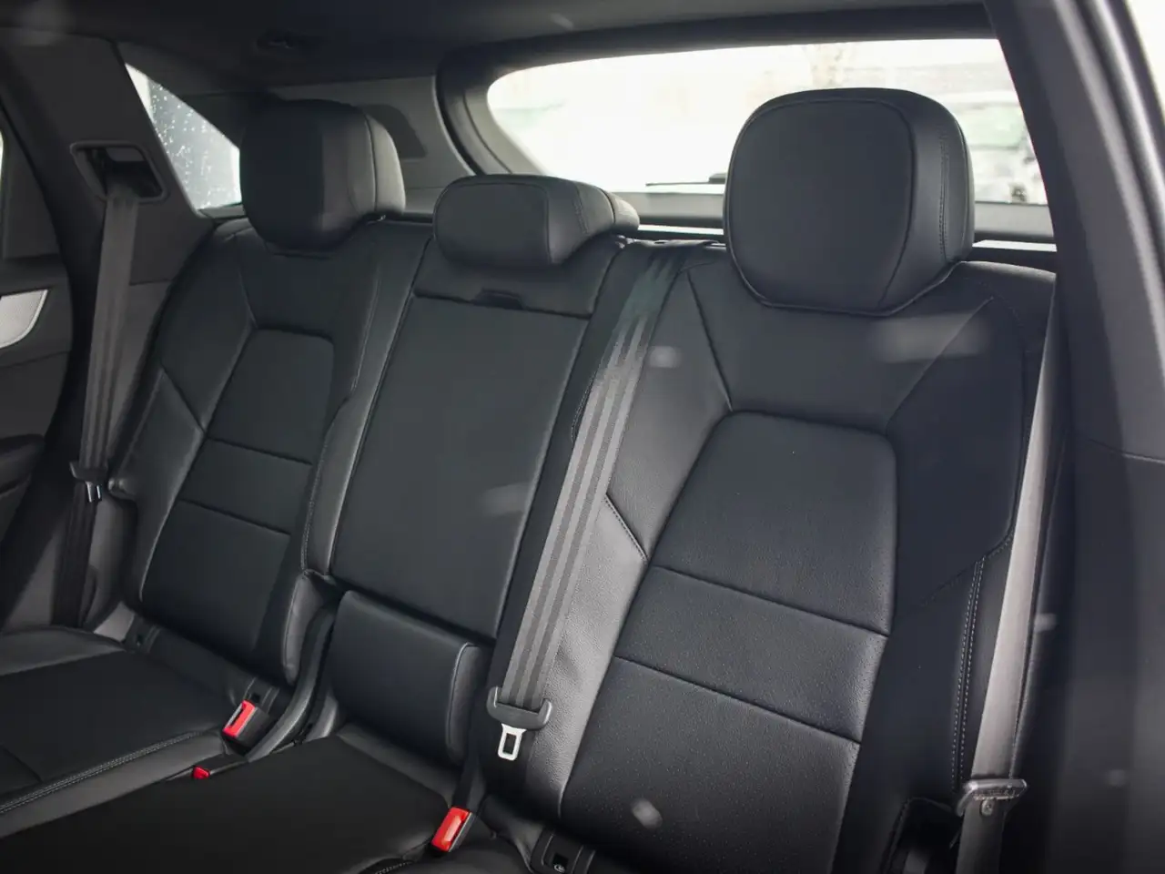 Porsche Cayenne снимка Porsche Cayenne