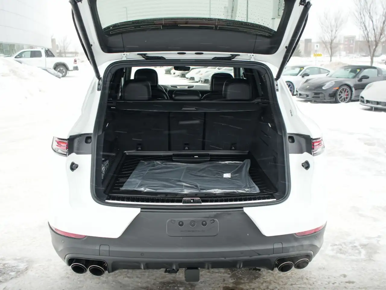 Porsche Cayenne снимка Porsche Cayenne