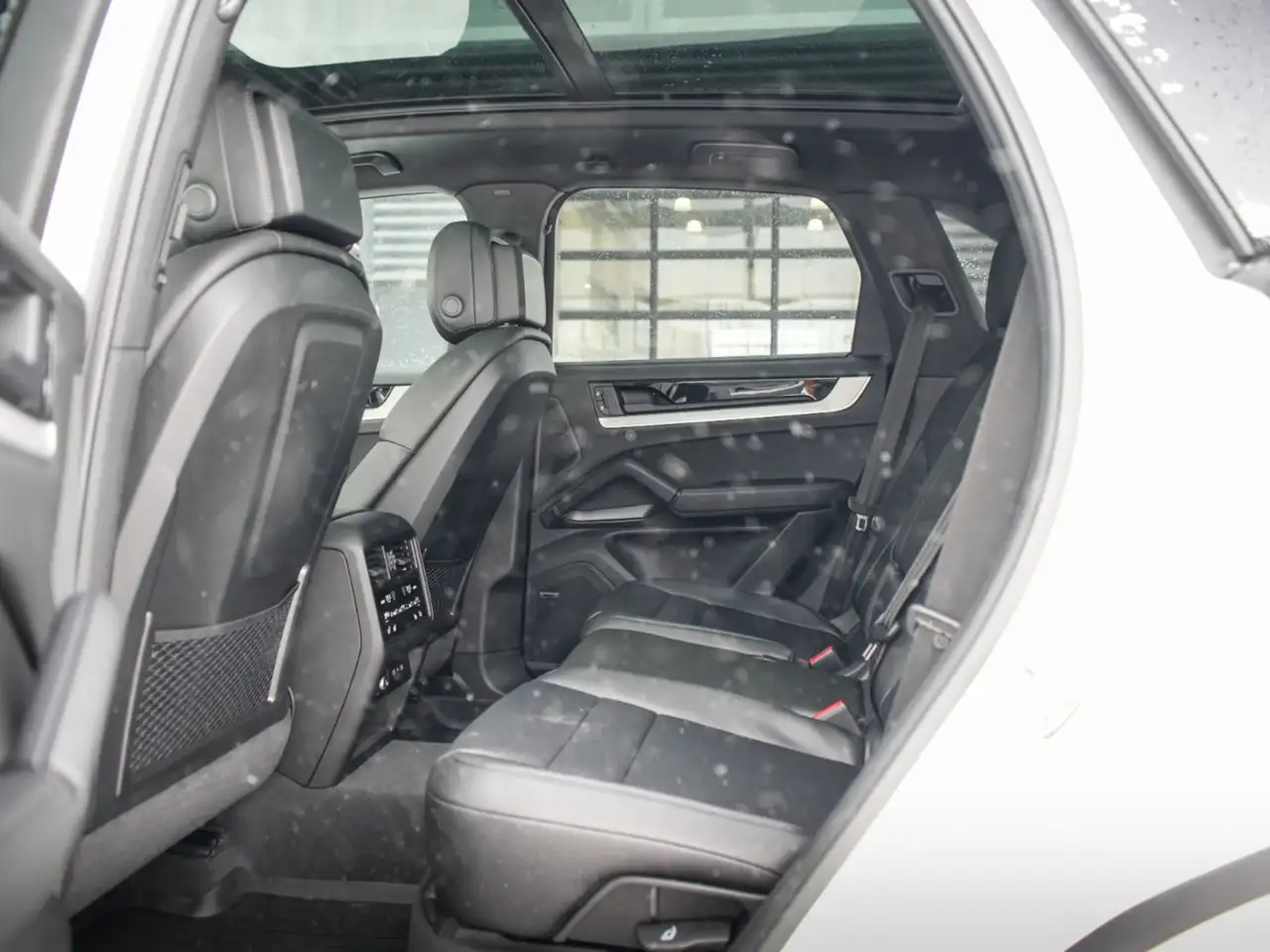 Porsche Cayenne снимка Porsche Cayenne