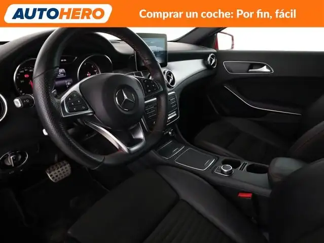 Mercedes-Benz 220 view 12