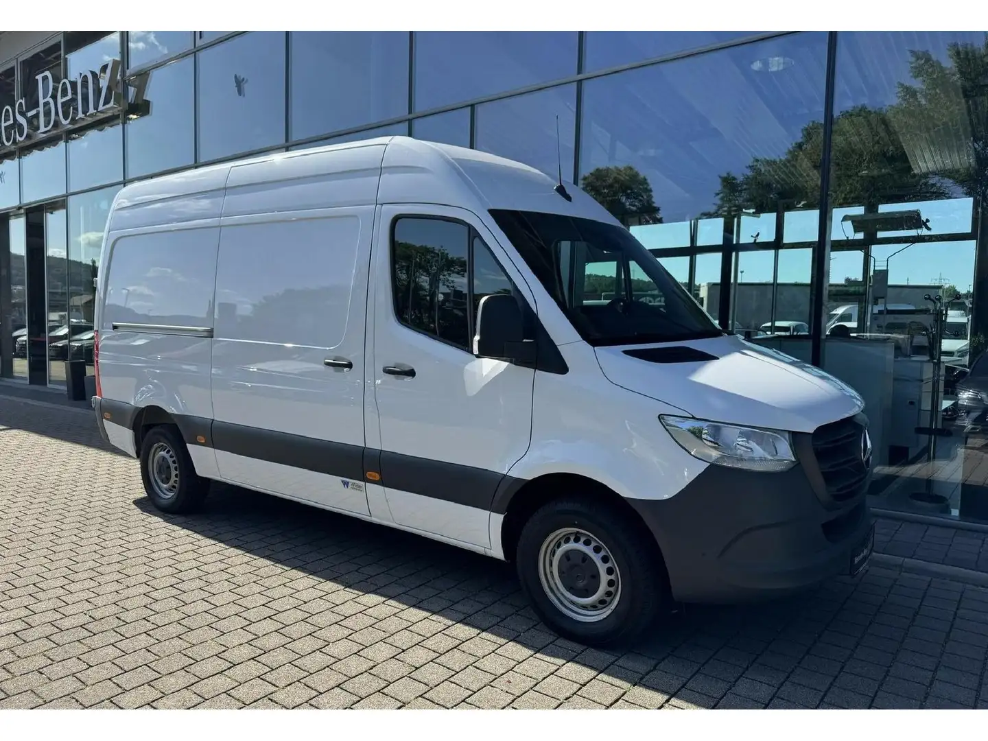 Mercedes-Benz Sprinter 317CDI L2/H2 Kühlkasten Navi*AHK*Kamera Weiß - 2