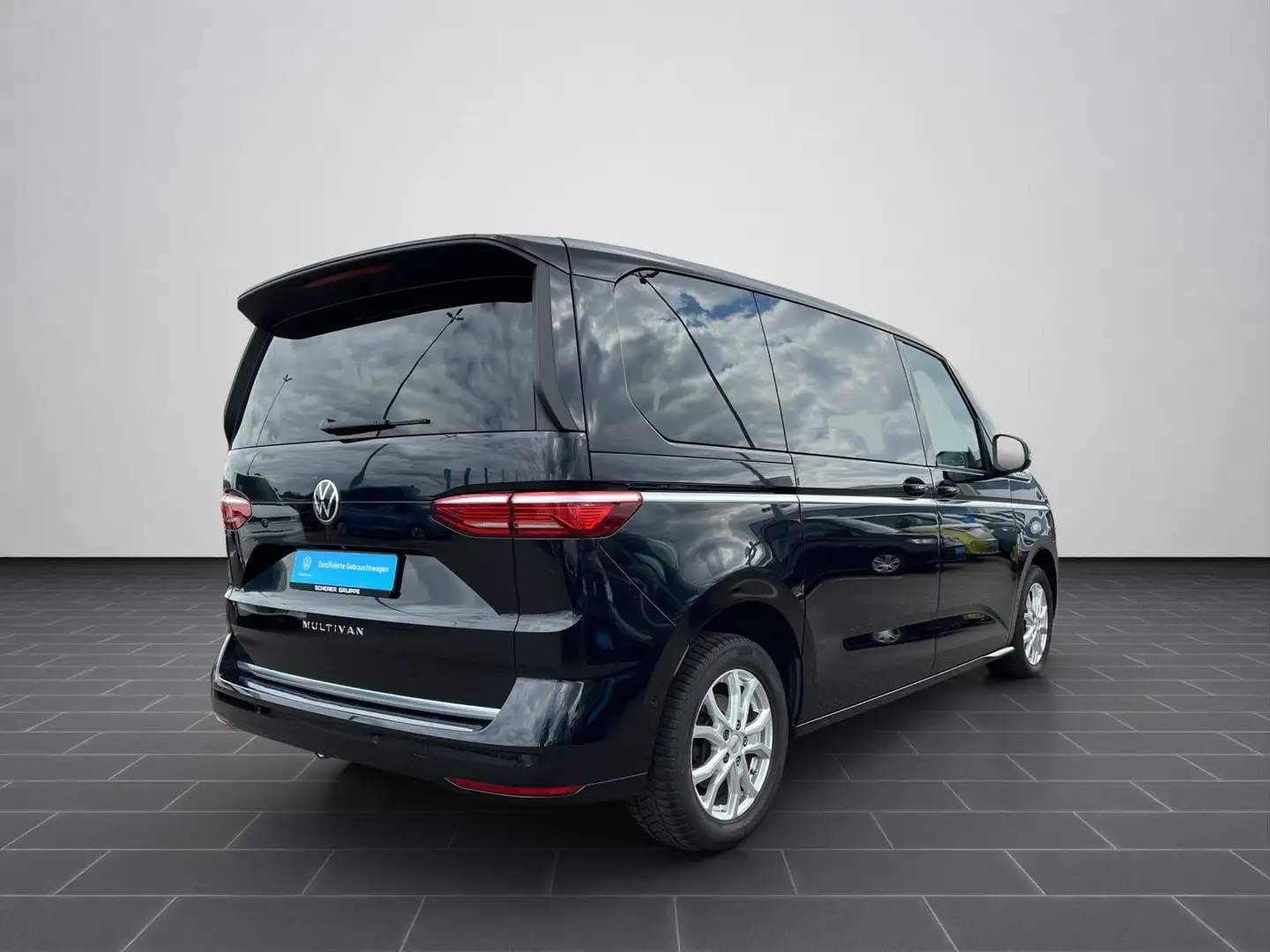 Volkswagen T7 Multivan Style 2.0 TSI DSG AHK PANO NAV IQ-Light Schwarz - 2