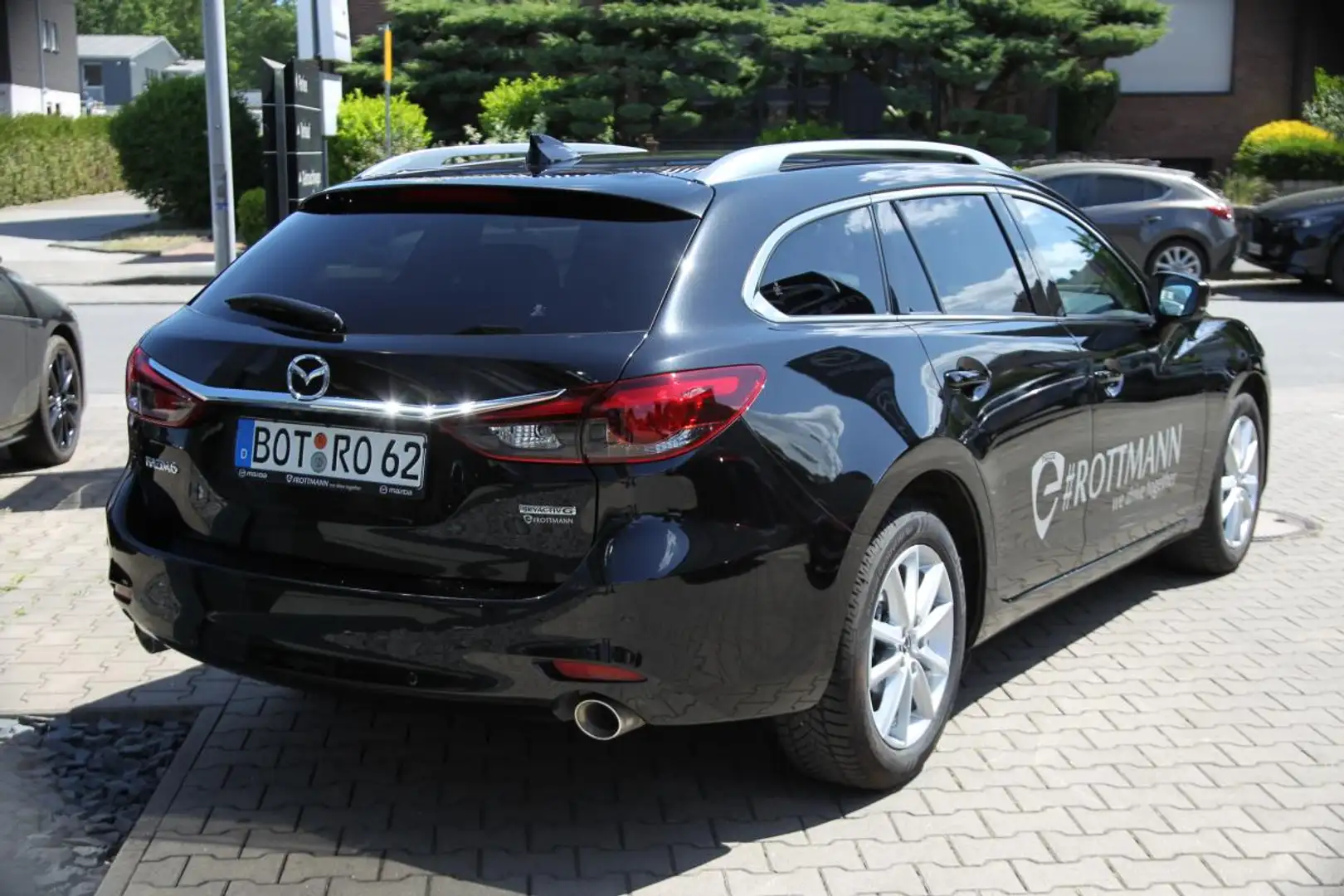 Mazda 6 SKYACTIV-G 194 Aut. Exclusive NAVI BOSE 360°M Schwarz - 2