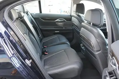 Annonce voiture d'occasion BMW 740 - CARADIZE