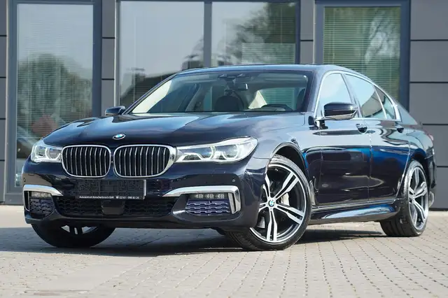 BMW 740 d xDrive M Paket *MIT 2 JAHRE GARANTIE*