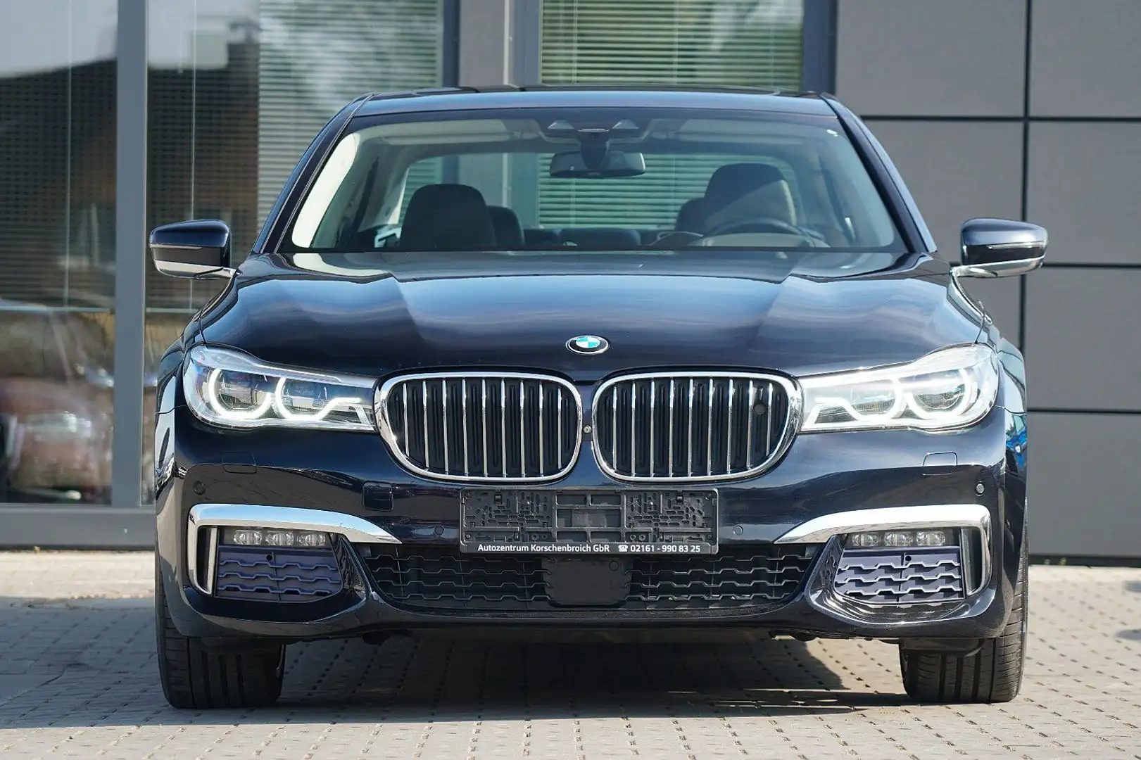 BMW 740 d xDrive M Paket *MIT 2 JAHRE GARANTIE* Zwart - 2