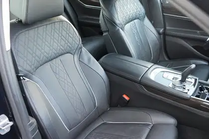 Annonce voiture d'occasion BMW 740 - CARADIZE
