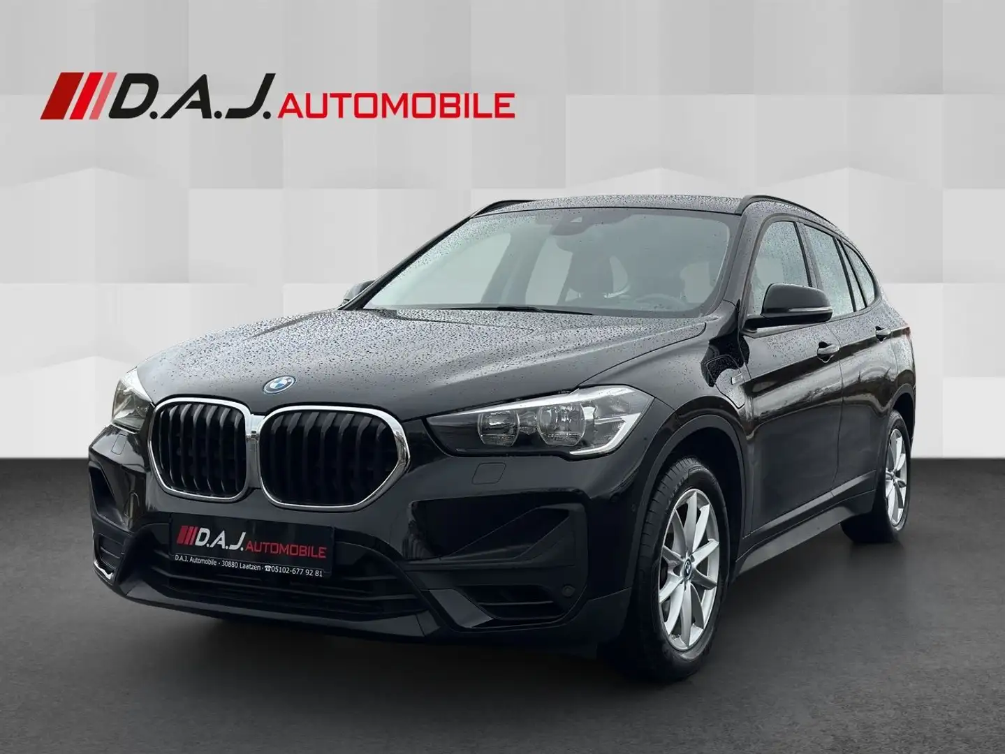 BMW X1 xDrive25e Aut. Advantage NAV SHZ AHK PDC DAB Black - 1