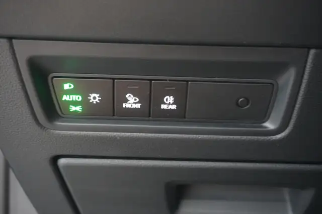 Volkswagen Touareg view 14