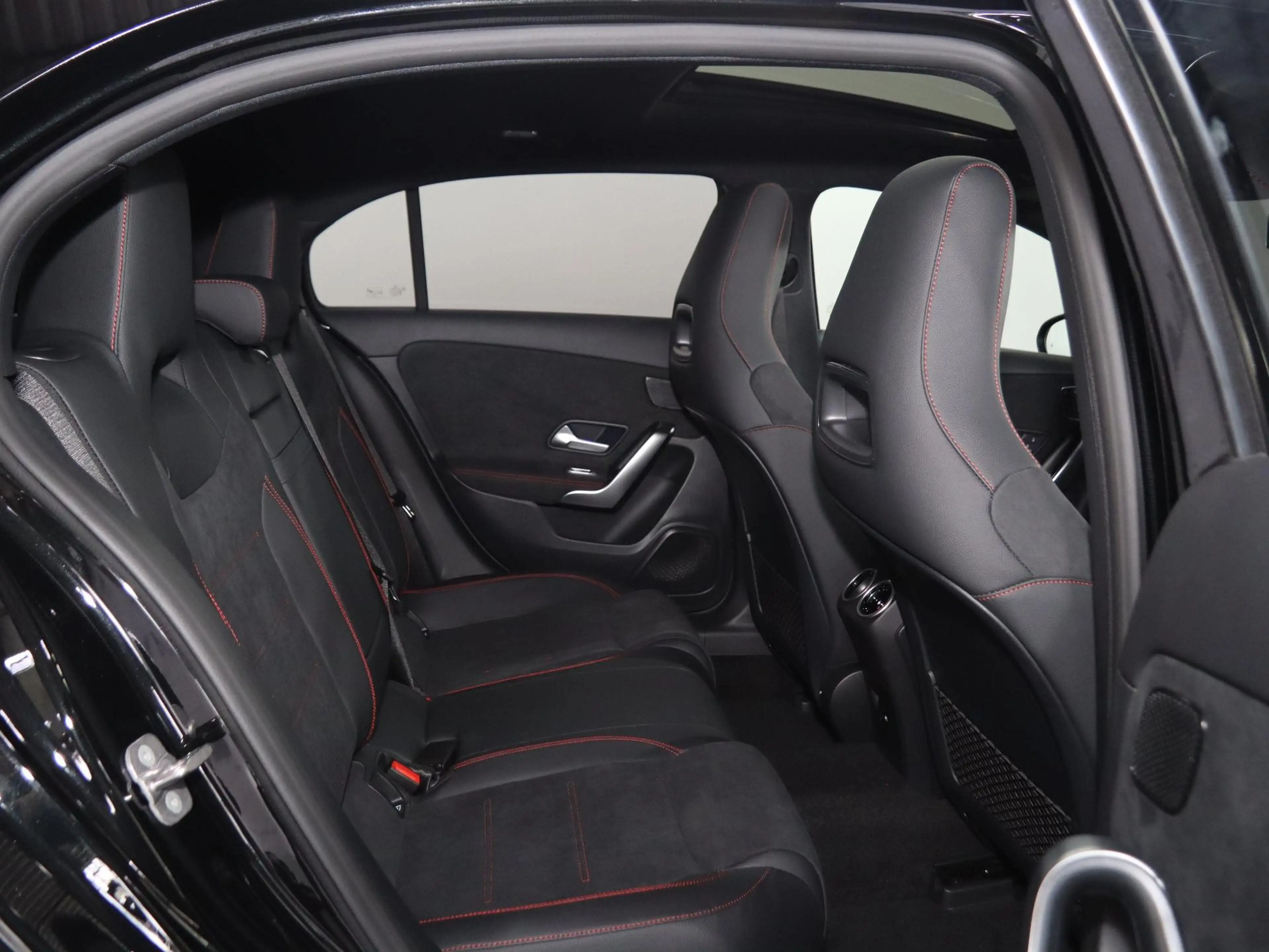 Mercedes-Benz A 250 e Business Solution AMG | Panoramaschuifdak | Prem — photo 8