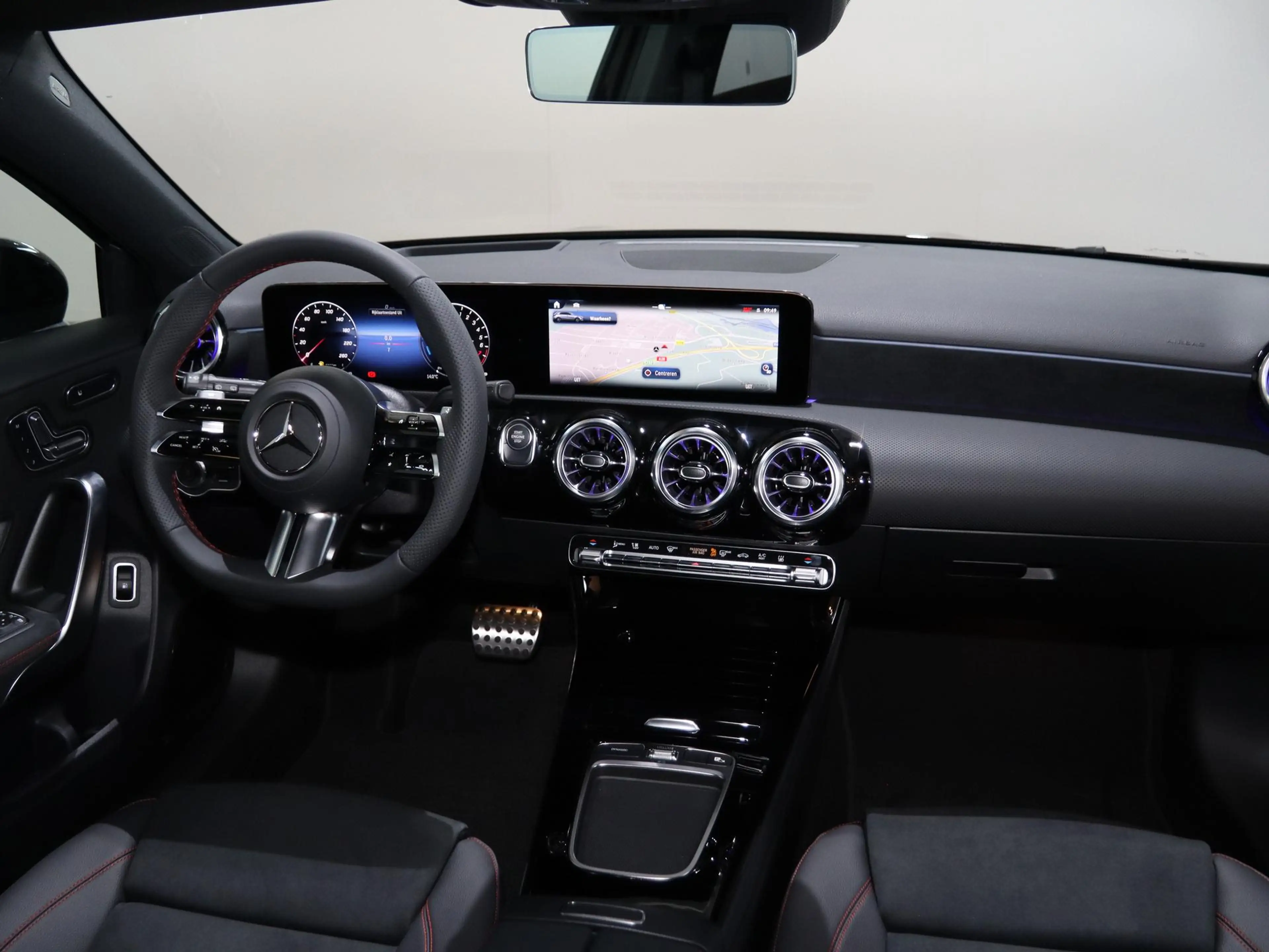 Mercedes-Benz A 250 e Business Solution AMG | Panoramaschuifdak | Prem — photo 7