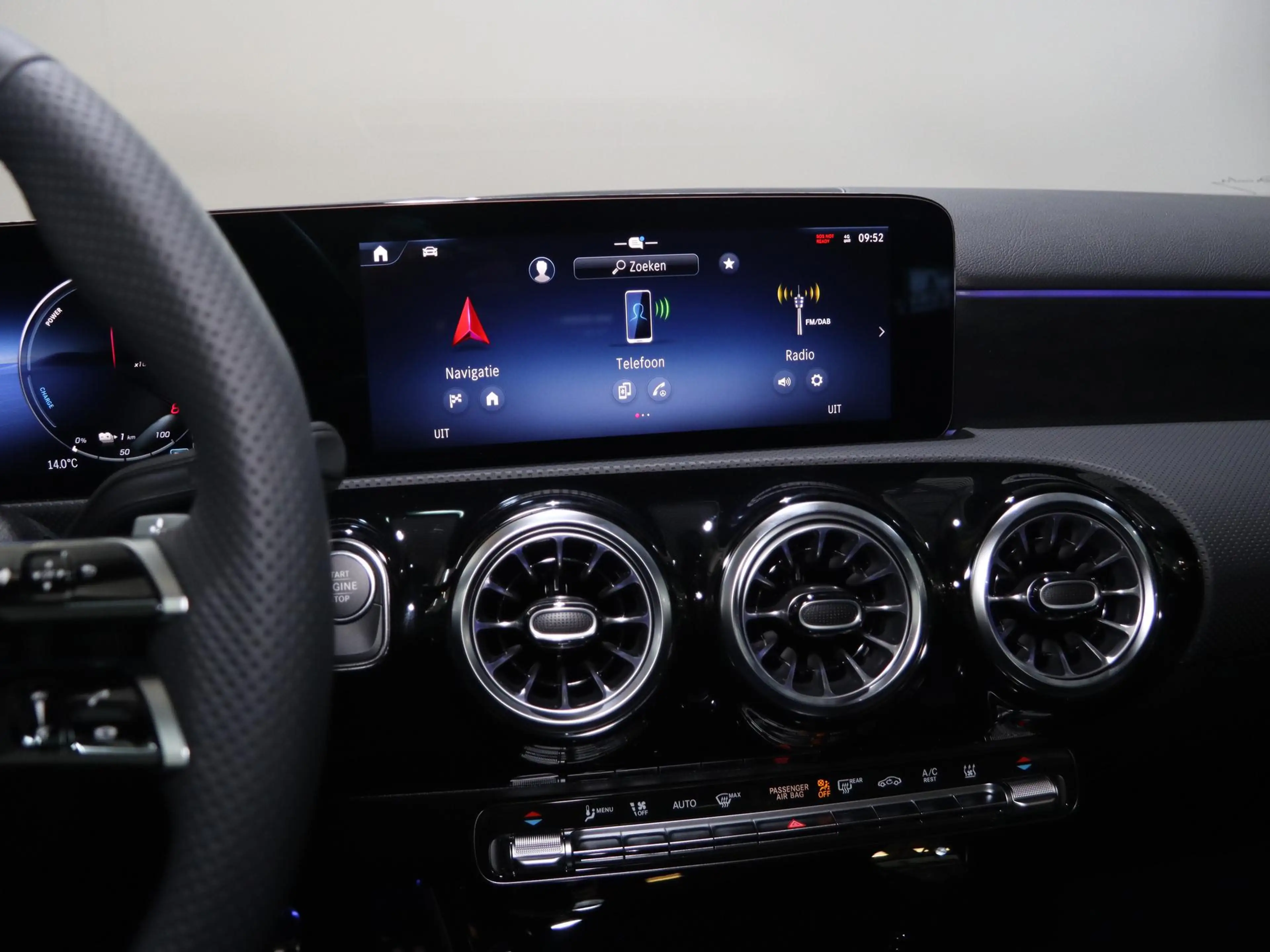 Mercedes-Benz A 250 e Business Solution AMG | Panoramaschuifdak | Prem — photo 13