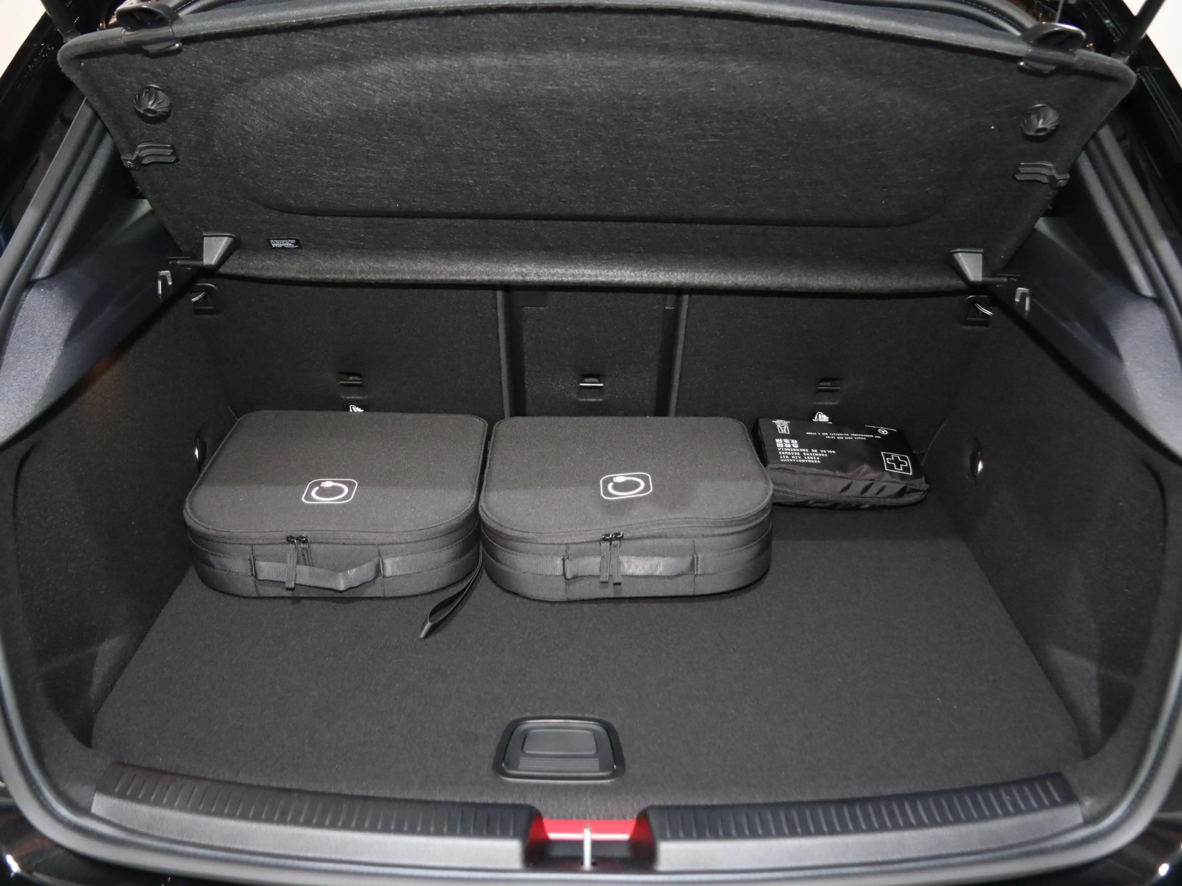 Mercedes-Benz A 250 e Business Solution AMG | Panoramaschuifdak | Prem — photo 11