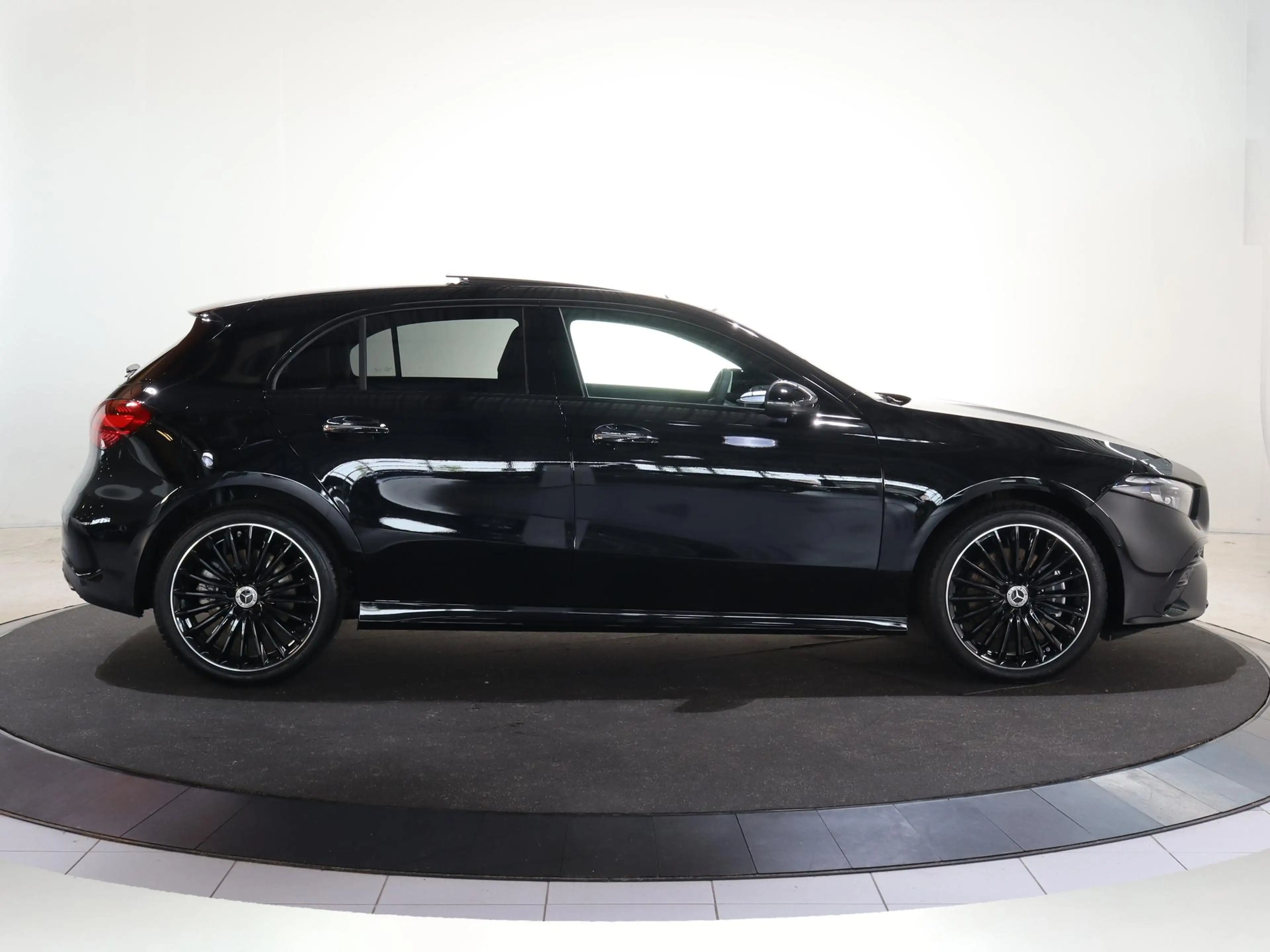 Mercedes-Benz A 250 e Business Solution AMG | Panoramaschuifdak | Prem — photo 6
