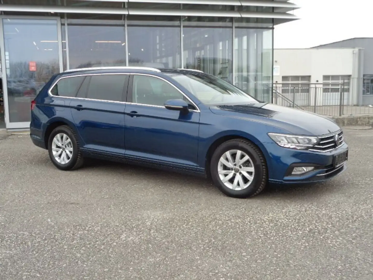 Volkswagen Passat Business 2,0 TDi 4Motion DSG *LED *Navi Blau - 2