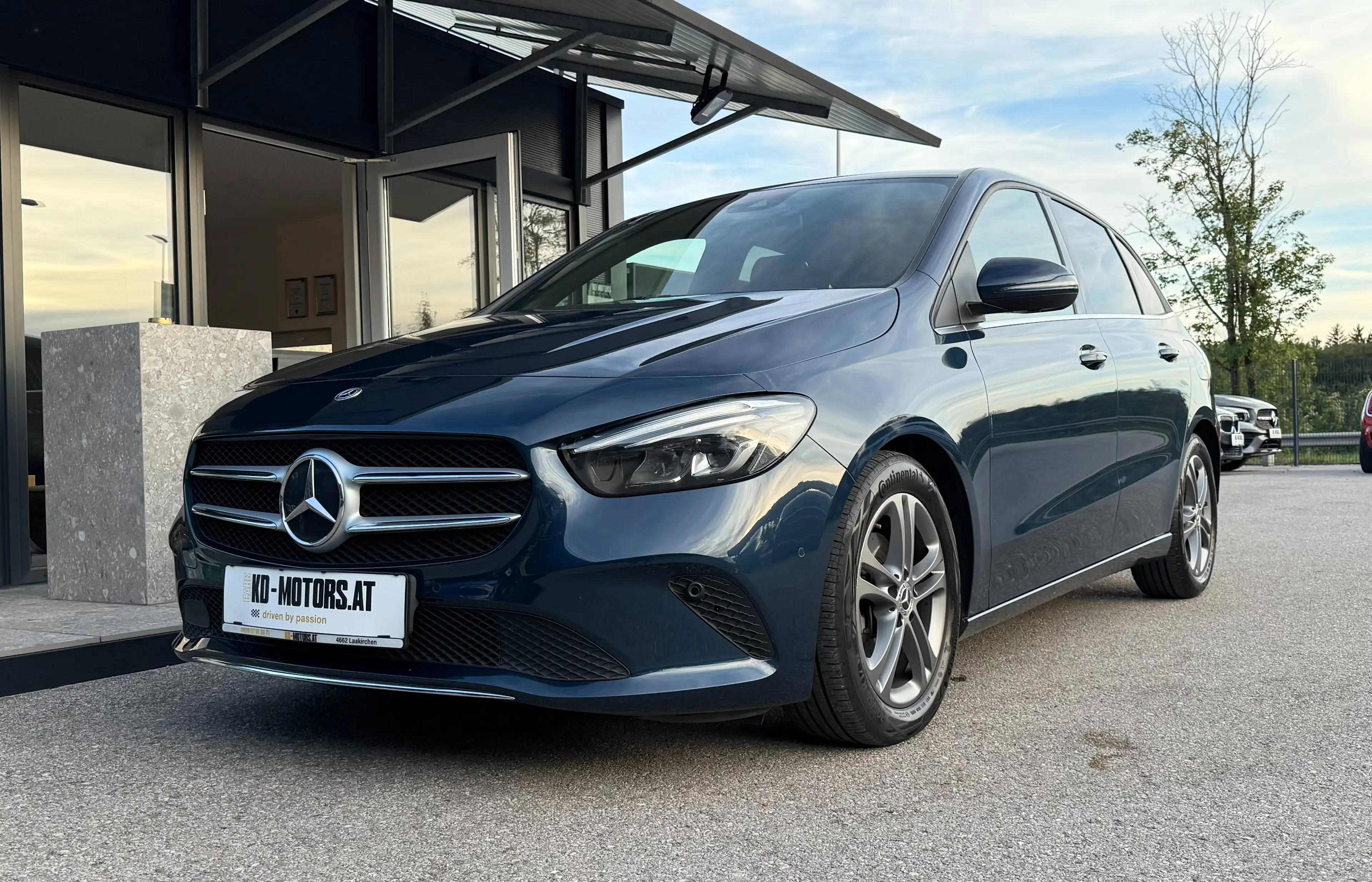 Mercedes-Benz B 180 Aut. *1.Besitz*Leder*Navi*RFK*TotW*SHZ*
