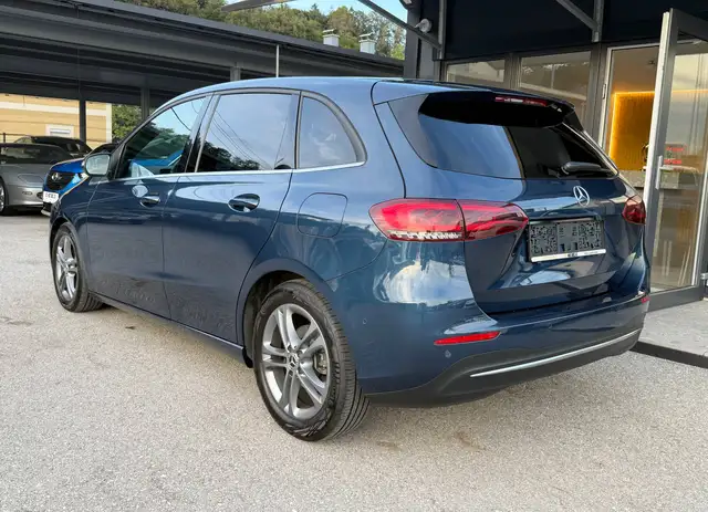 Mercedes-Benz B Class view 12
