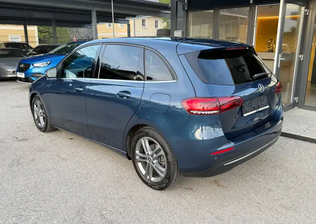 Mercedes-Benz B Class view 11