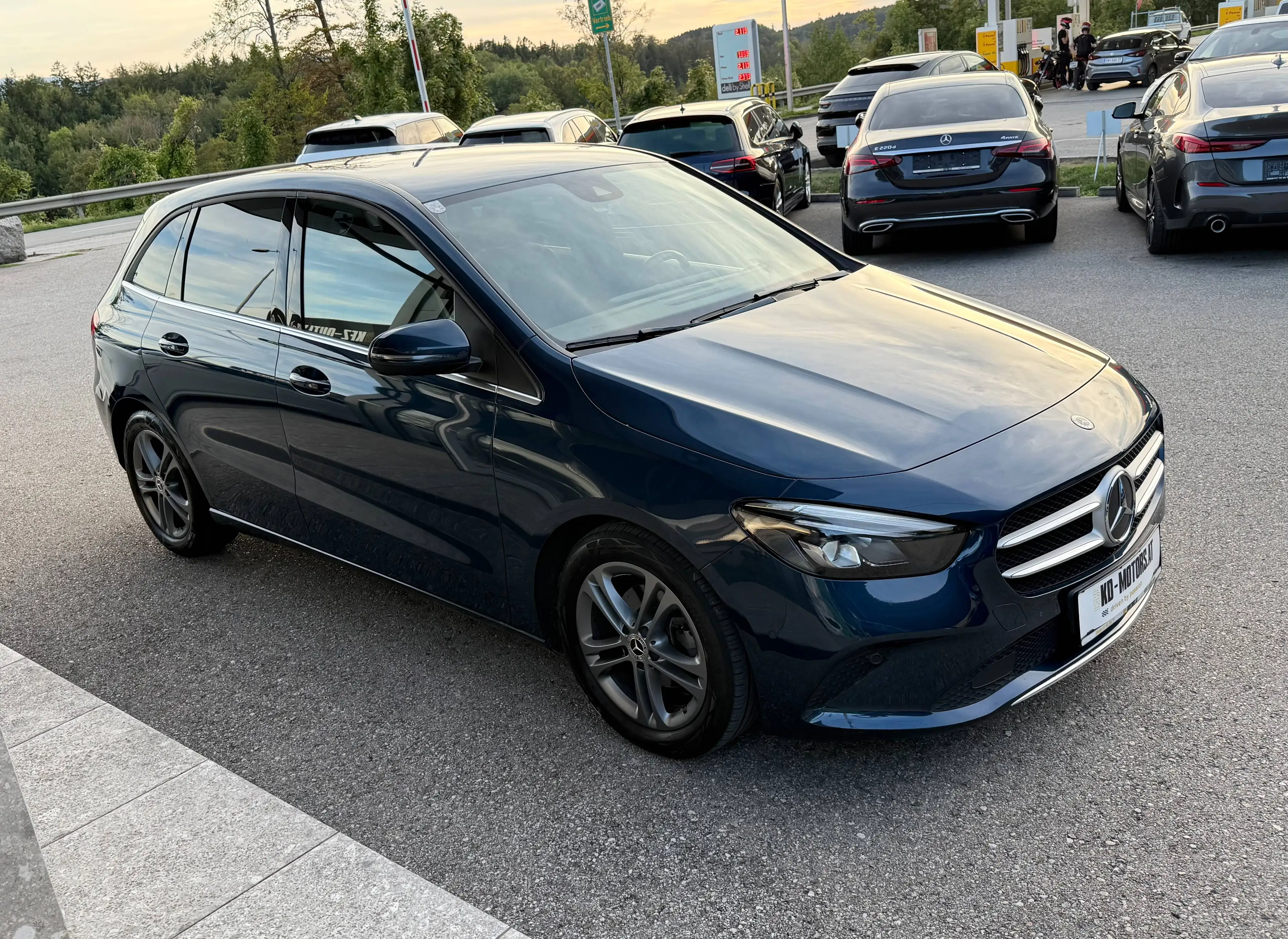 Mercedes-Benz B 180 Aut. *1.Besitz*Leder*Navi*RFK*TotW*SHZ* — photo 3