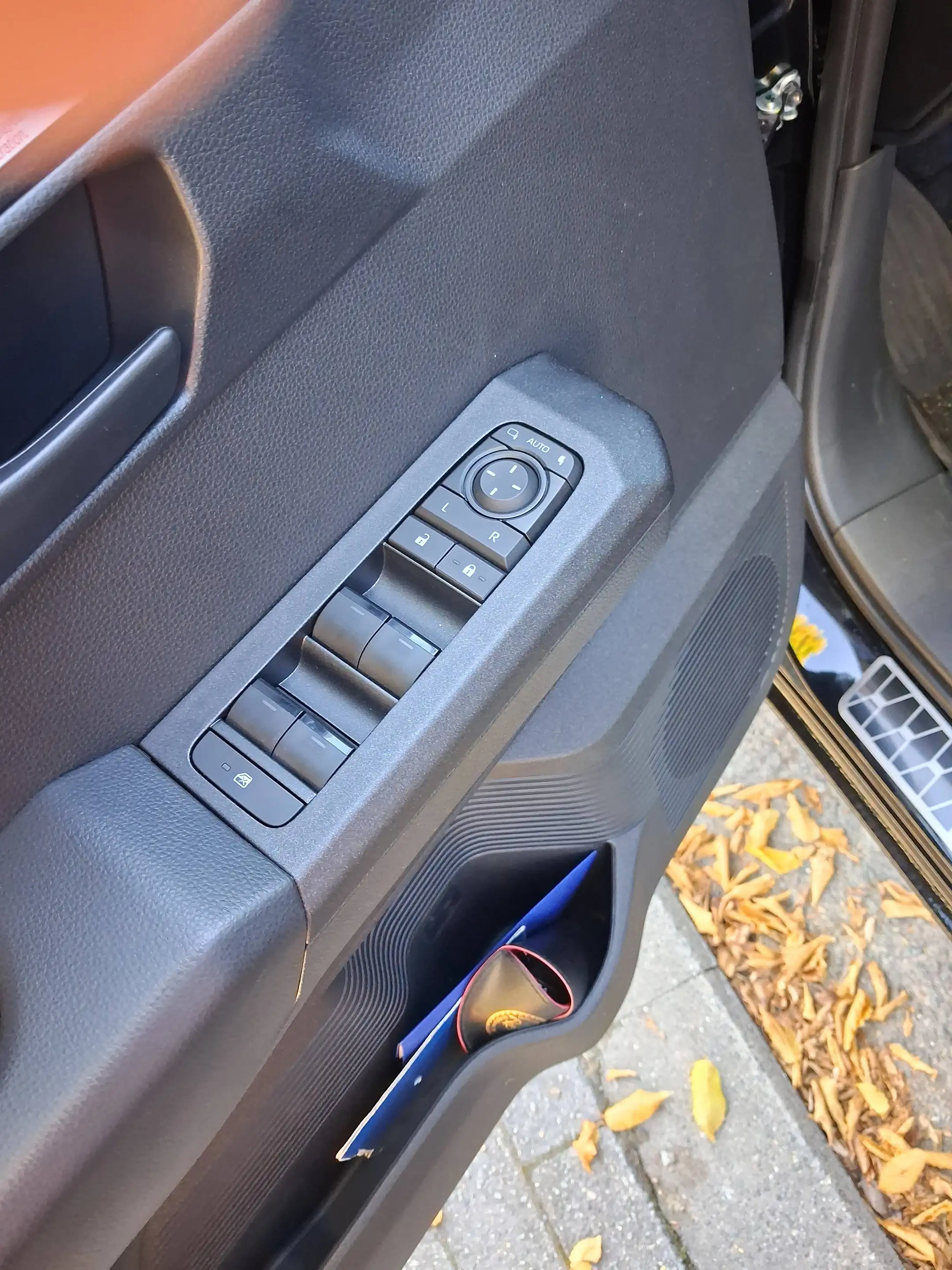 Toyota Hilux 2.8 D-4D 4WD Invincible ERC — photo 9