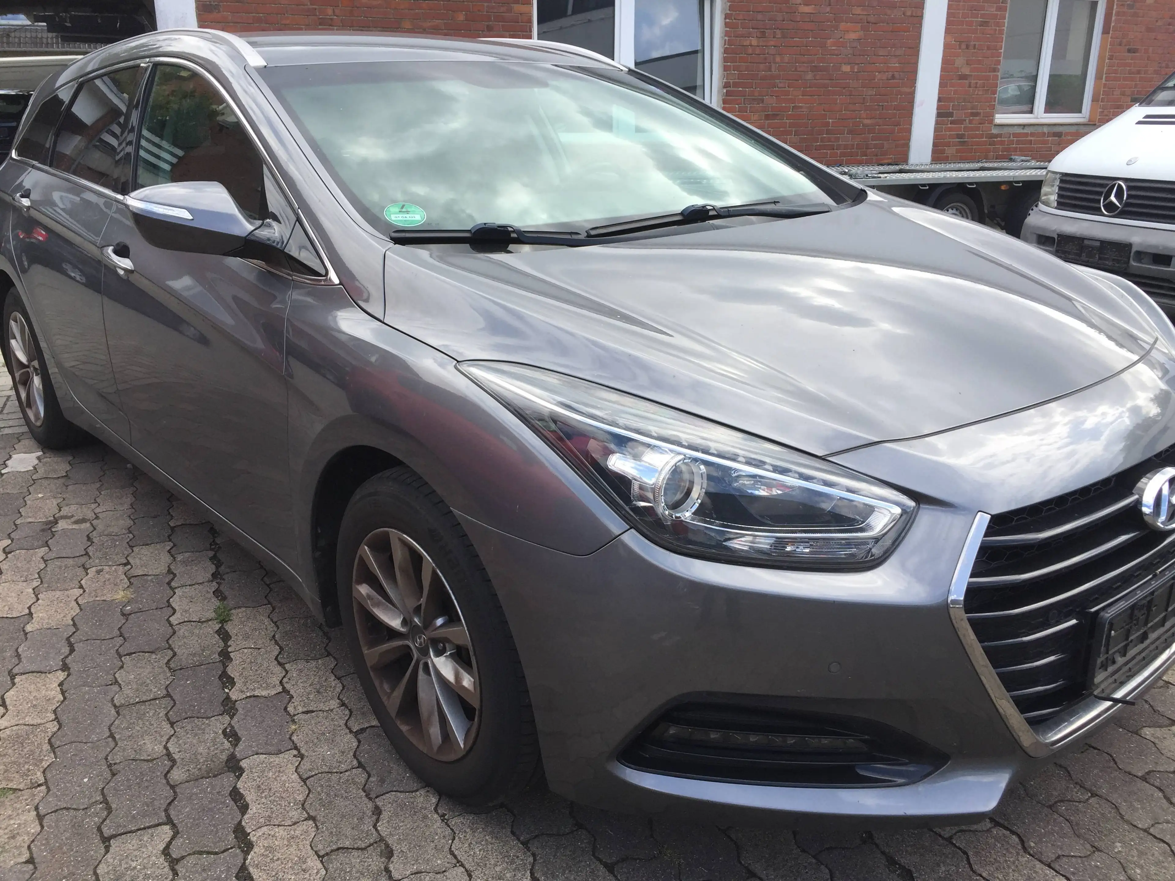 Hyundai i40 i40cw i40cw 1.6 Fifa World Cup Edition — photo 2
