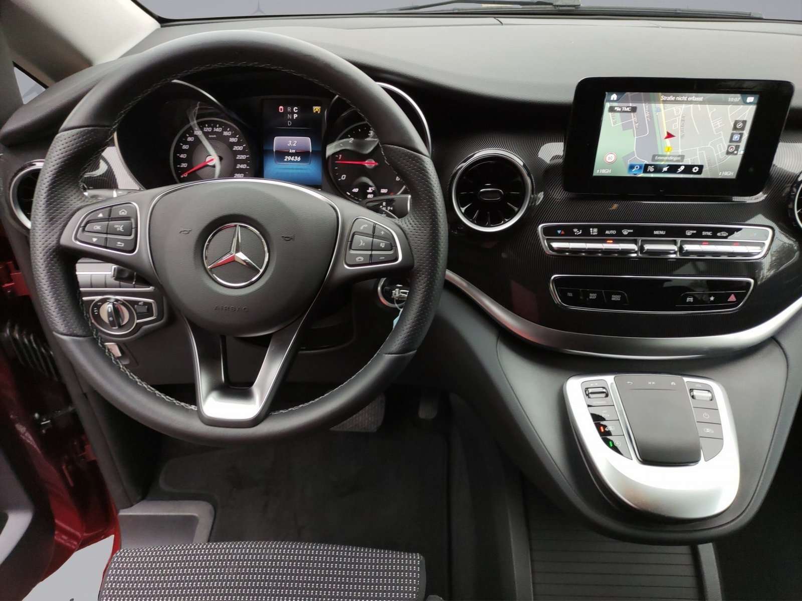 Mercedes-Benz V 220