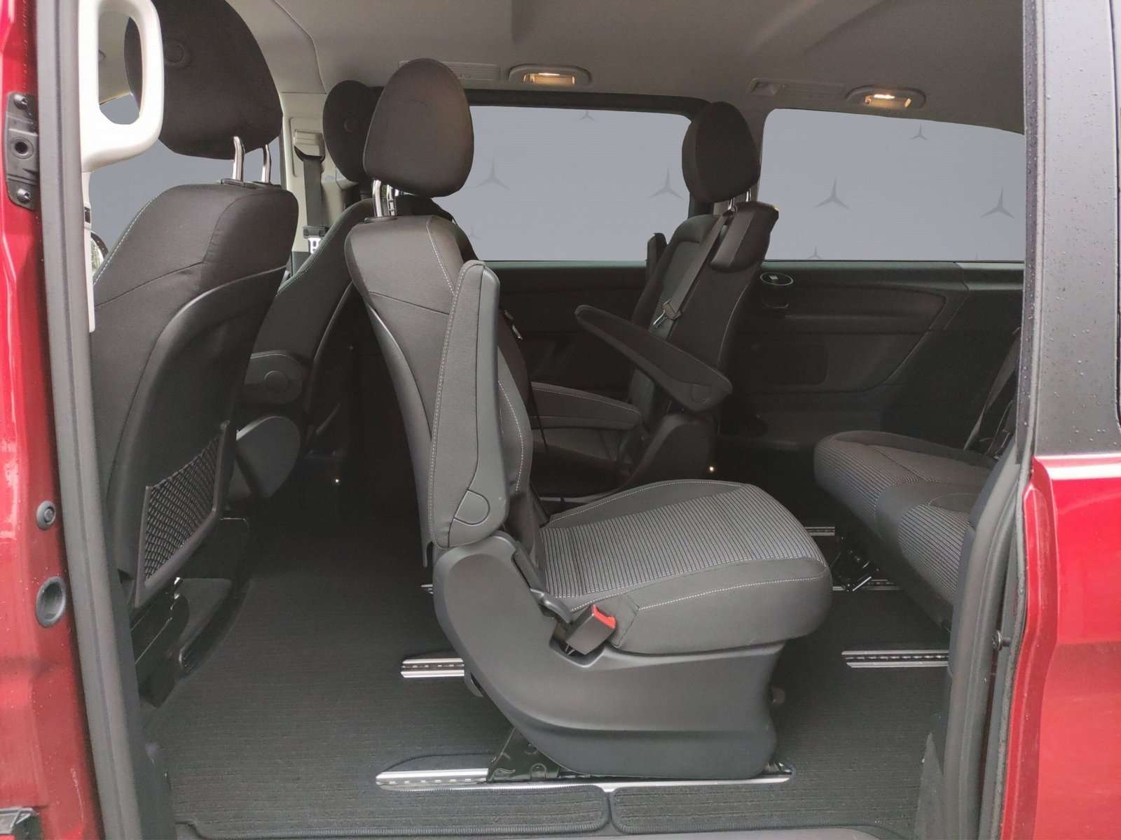 Mercedes-Benz V 220