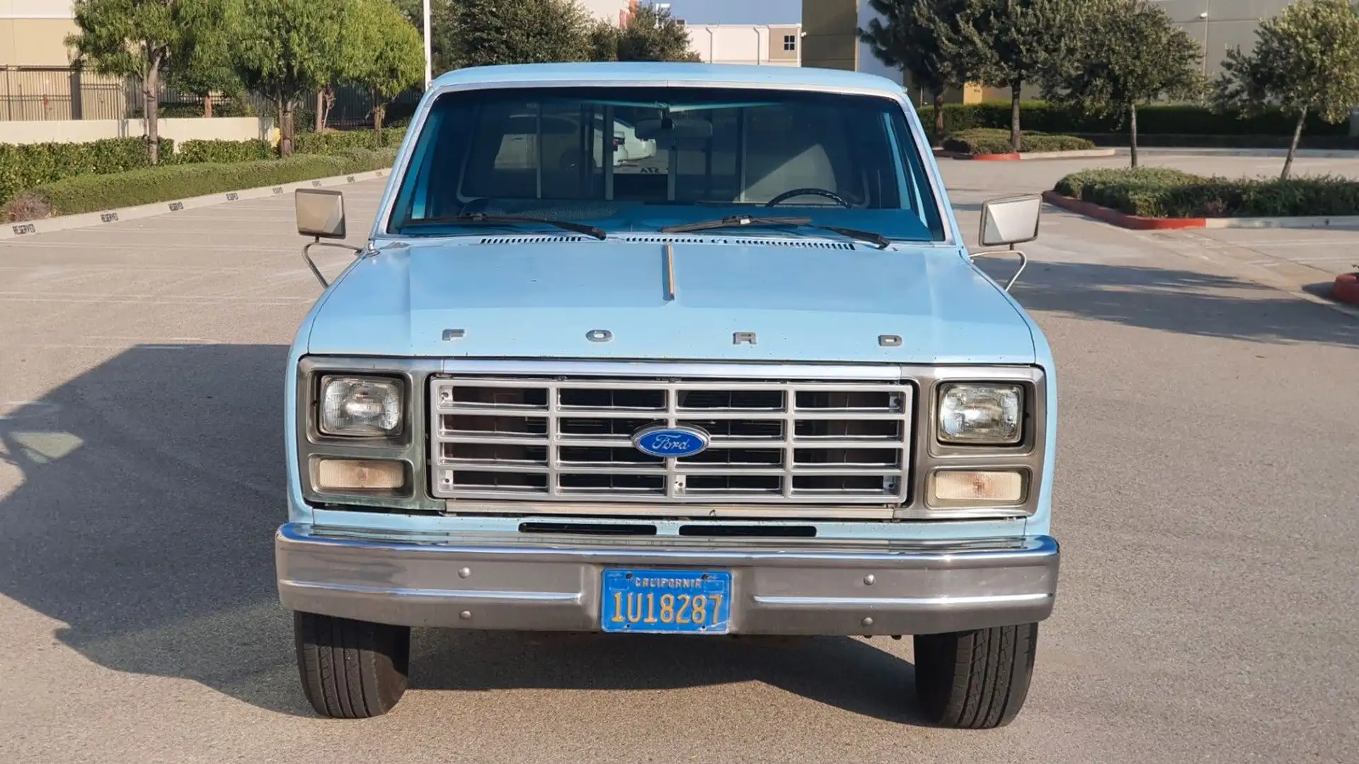 Ford F 150 Custom 302cui 5L V8 Campertop California Blue - 2