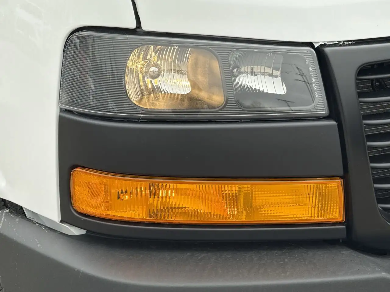 GMC Savana снимка GMC Savana