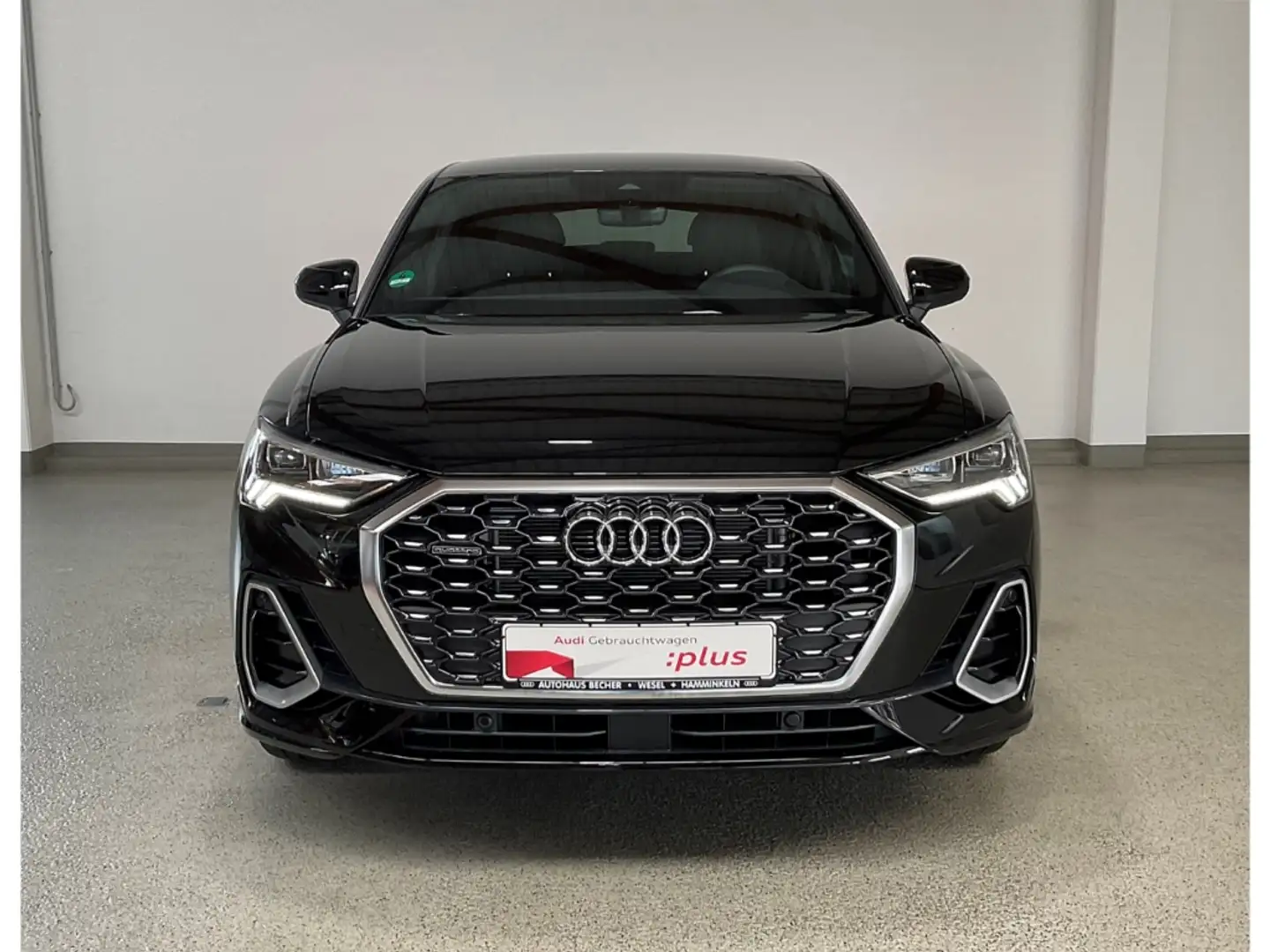 Audi Q3 Sportb. 45 TFSI S-tronic quattro S-line /Navi Czarny - 2