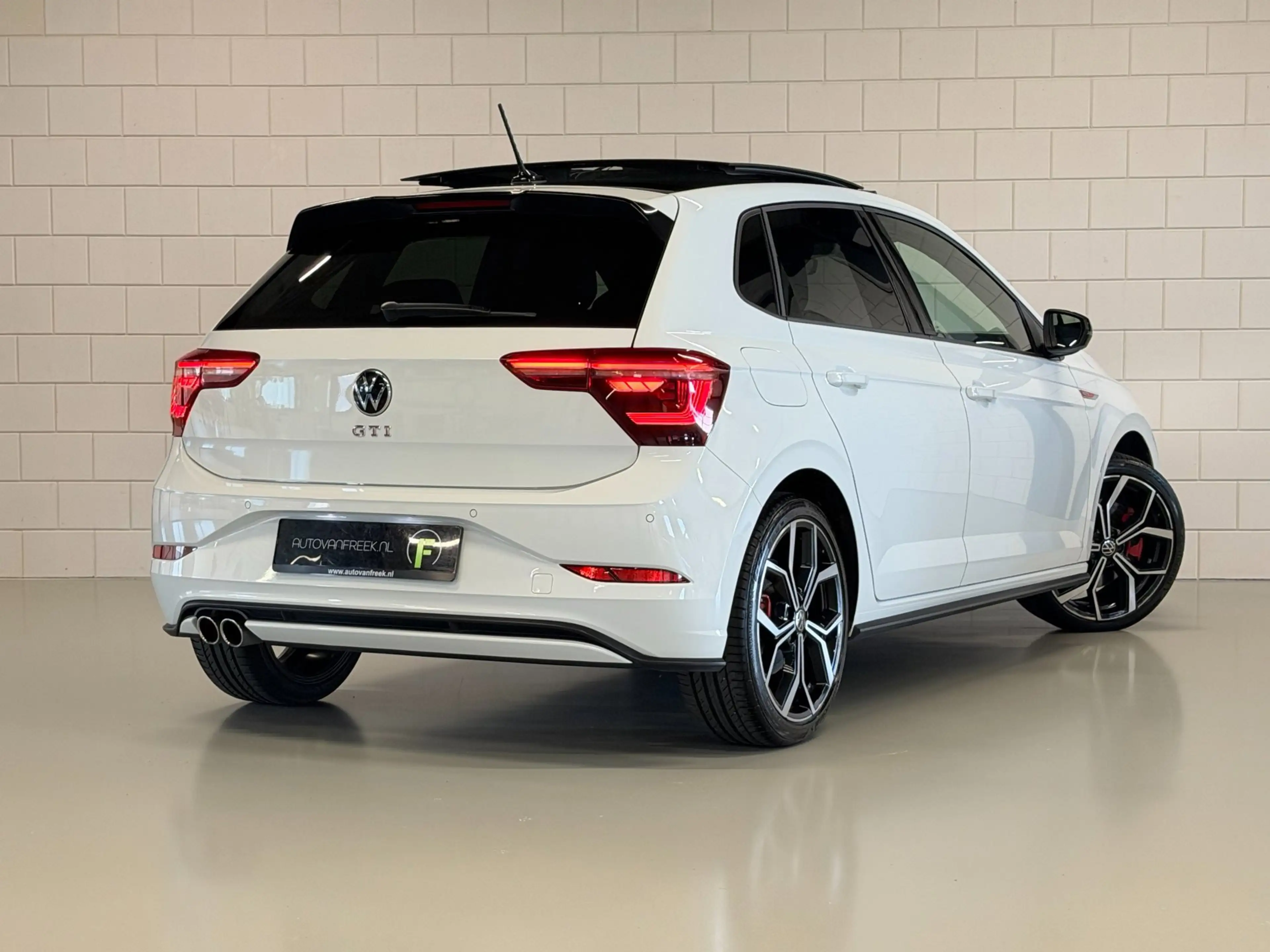 Volkswagen Polo GTI 2.0 TSI | PANO | BEATS | 1E EIG | DEALER | ACC | V — photo 2