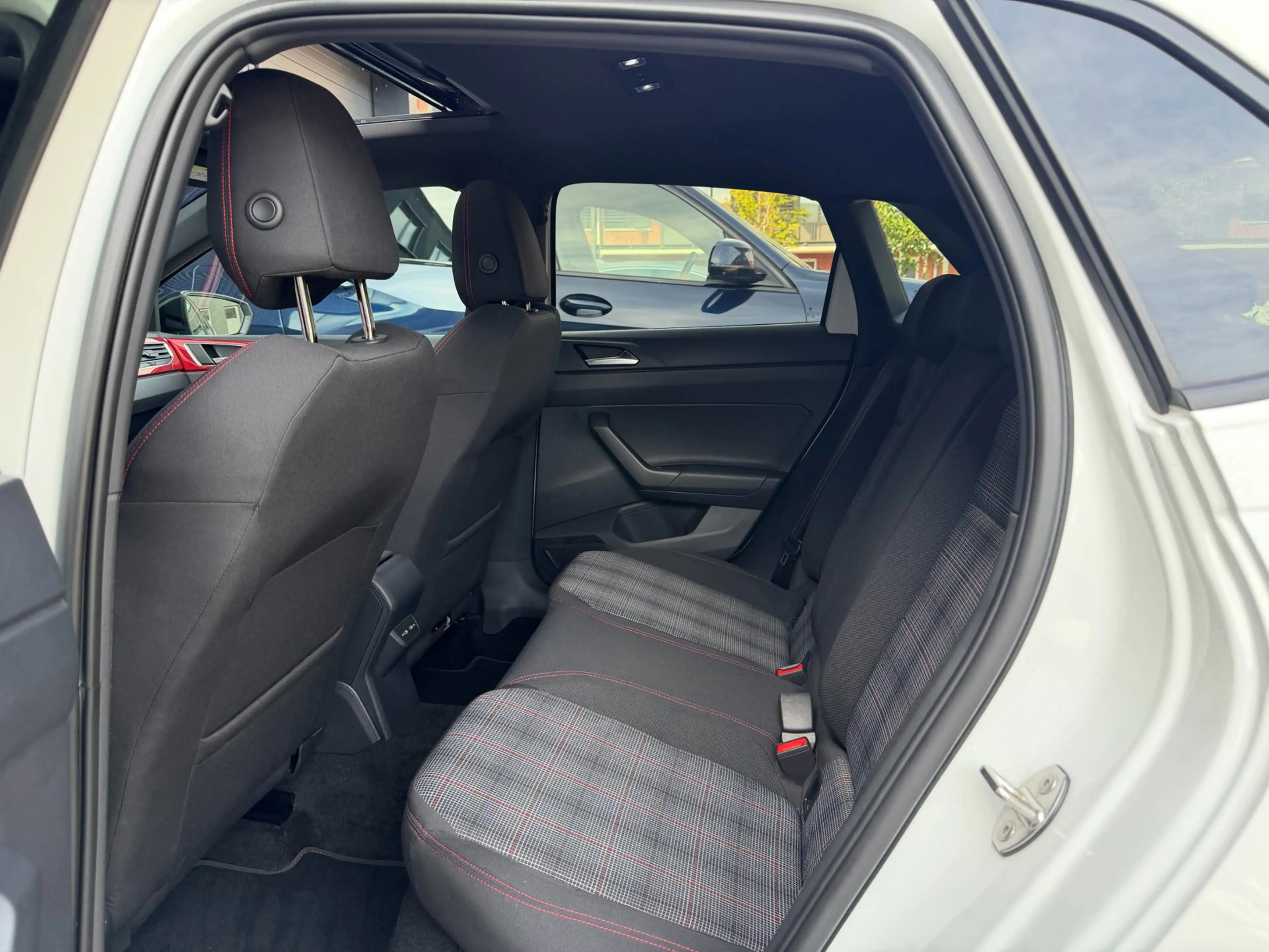 Volkswagen Polo GTI 2.0 TSI | PANO | BEATS | 1E EIG | DEALER | ACC | V — photo 40