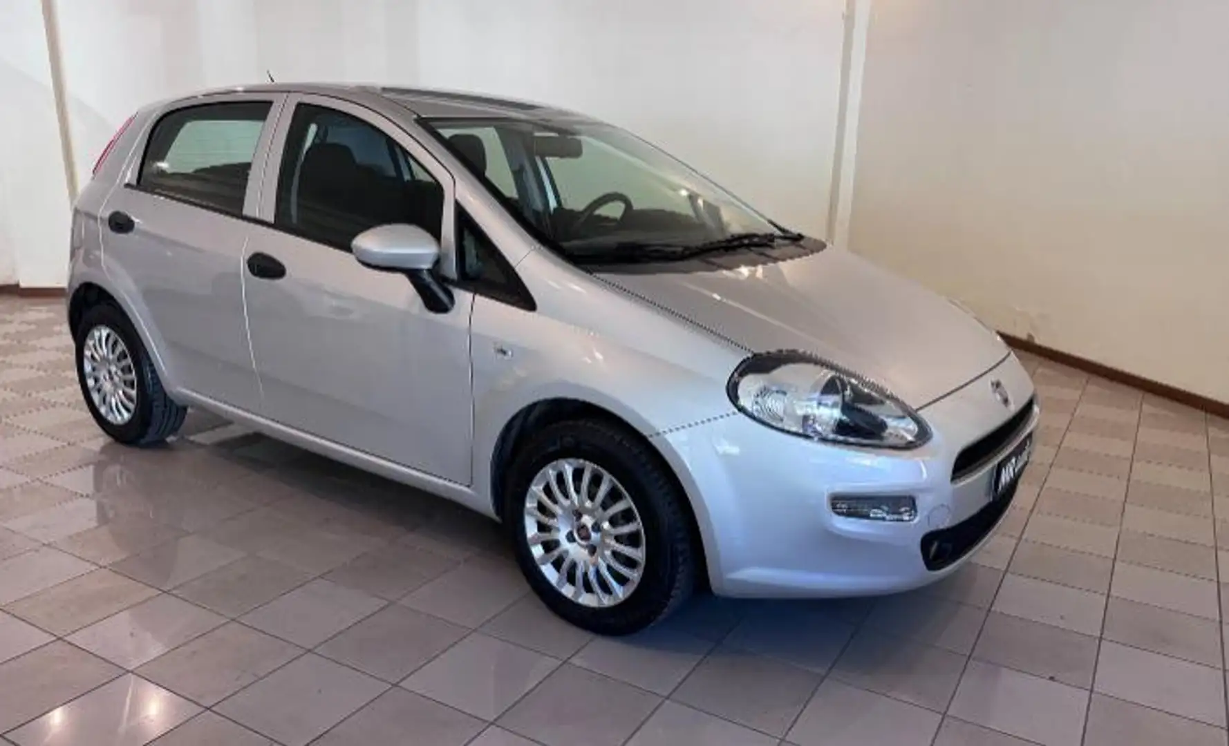Fiat Punto Punto 5p 1.4 easypower Street Gpl E6 Gris - 1