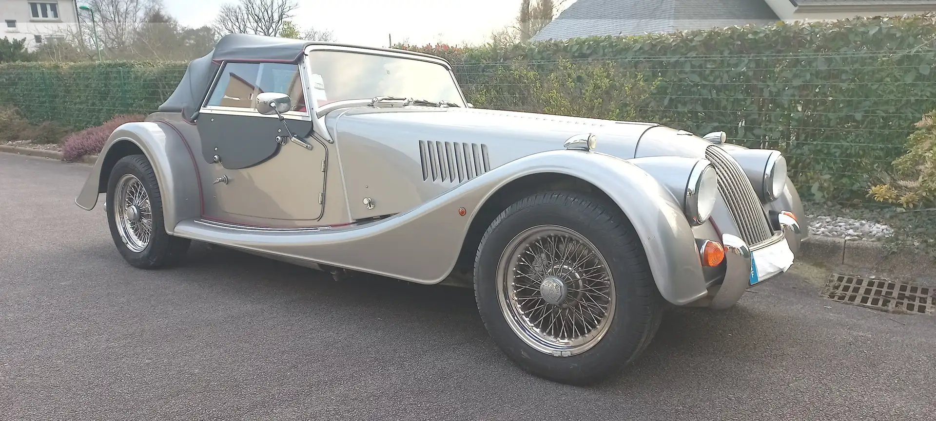 Morgan Plus 4 Gri - 1