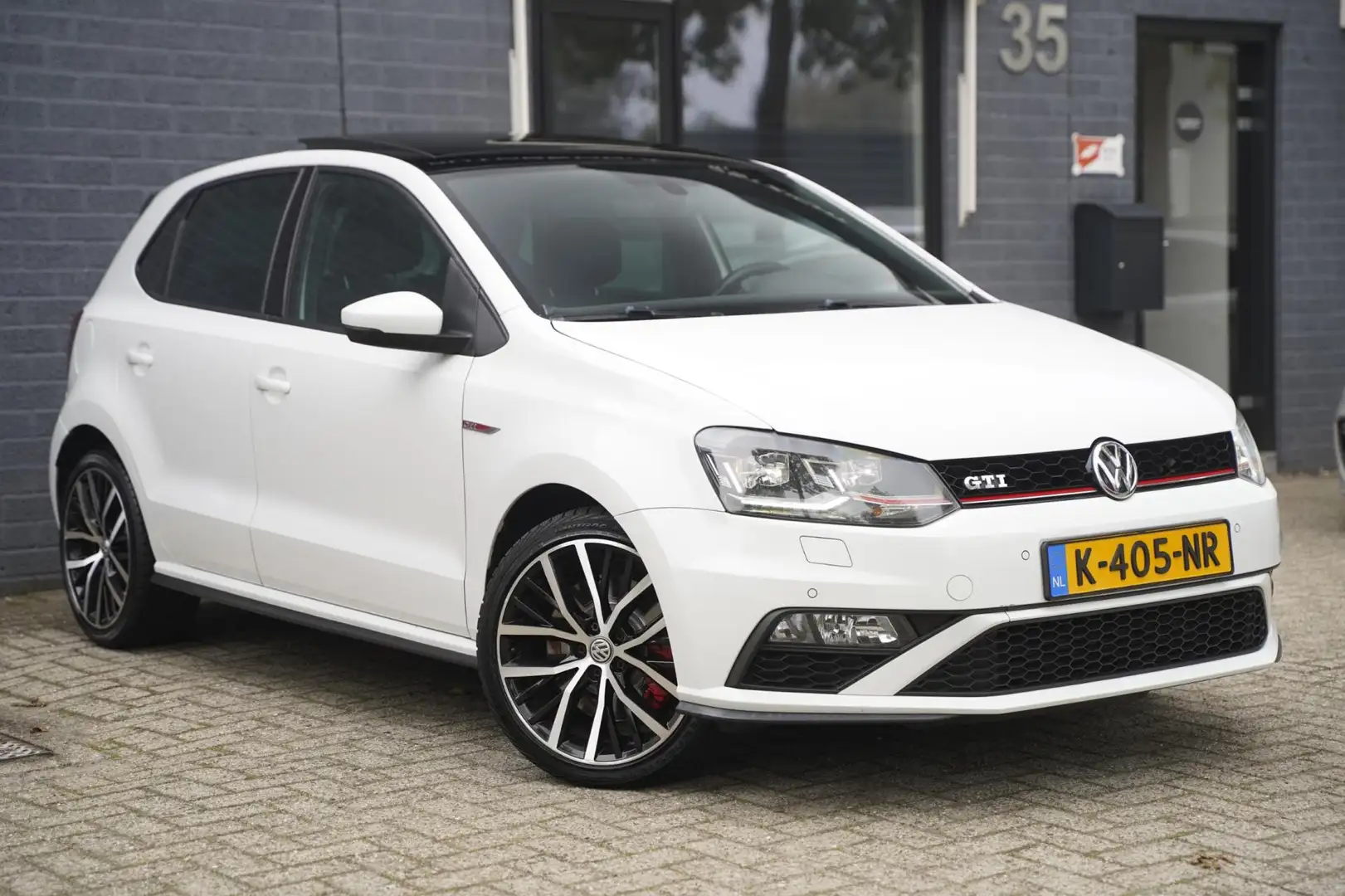 Volkswagen Polo GTI 1.8 TSI 192pk DSG, Panoramadak, Led, NAP Wit - 2