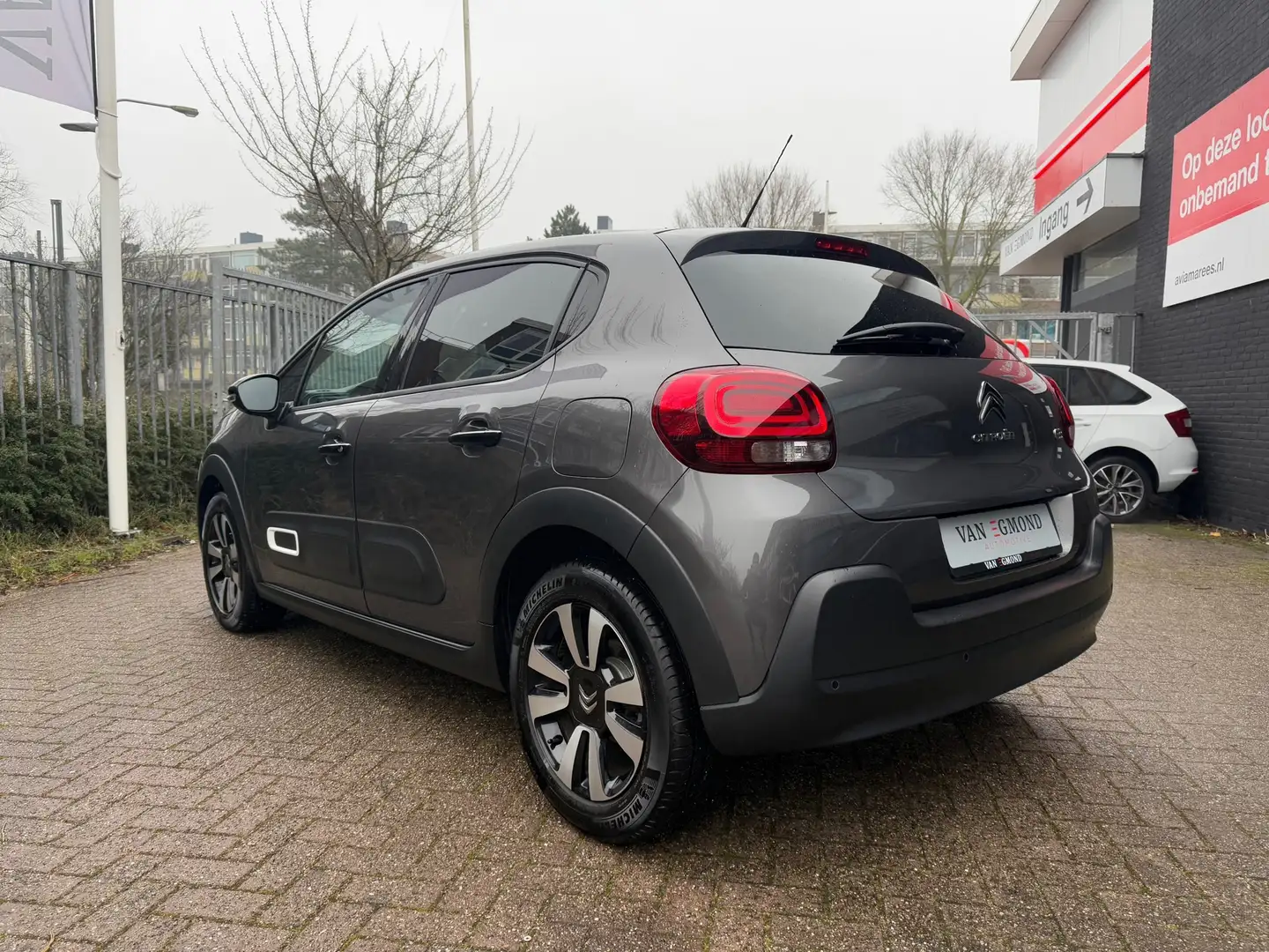 Citroen C3 1.2 PureTech Max, Automaat Grijs - 2