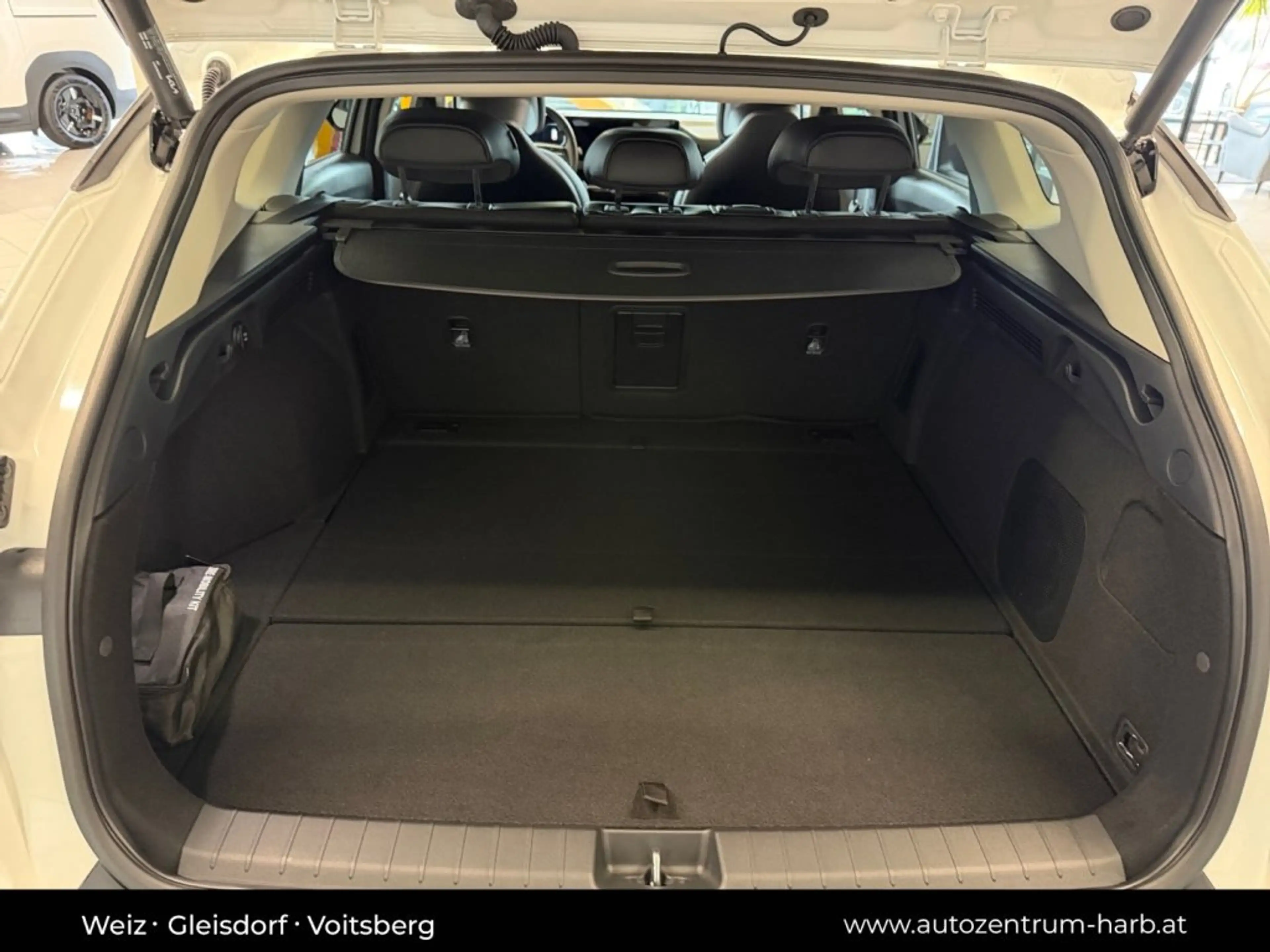 Kia K4 WGN/GOLD/1.0 TGDI /DCT7 48V/115/MY26 — photo 14