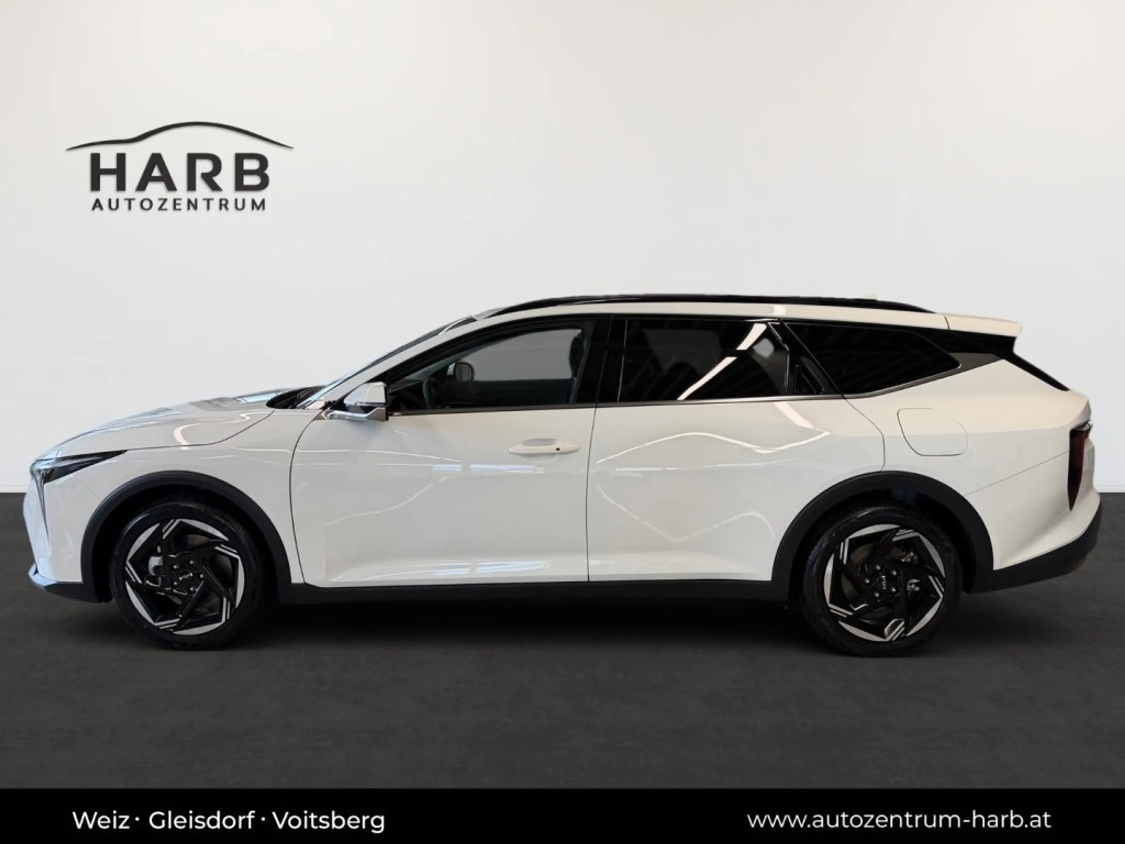 Kia K4 WGN/GOLD/1.0 TGDI /DCT7 48V/115/MY26 — photo 9