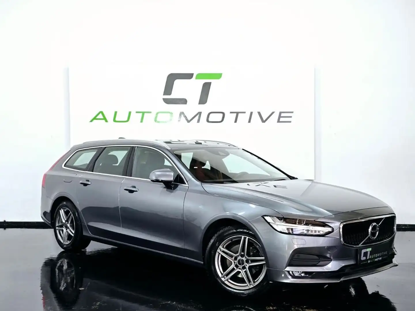 Volvo V90 D4 AWD Momentum Geartronic Grau - 1