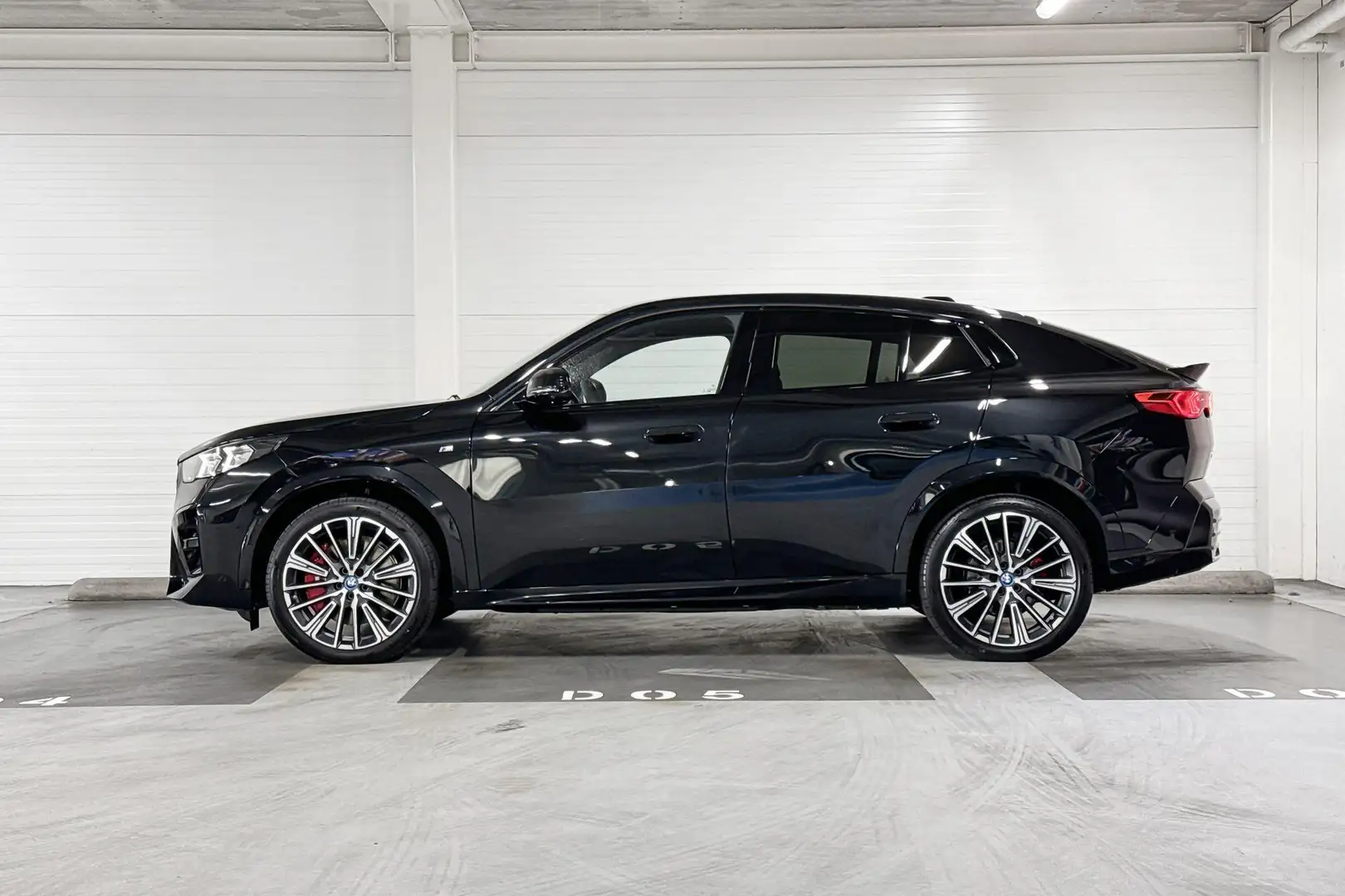 BMW iX2 eDrive20 | M-Sport Pro | Innovation Pack | Driving Noir - 2